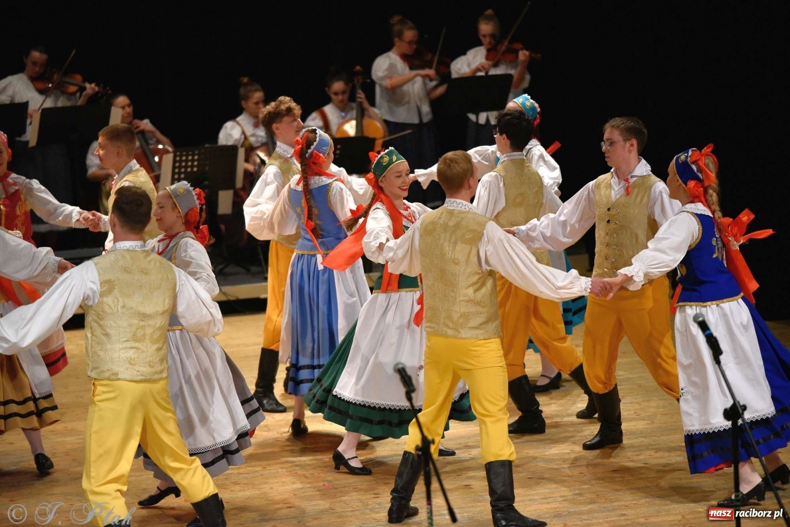 Zdjęcie w galerii na portalu naszraciborz.pl: Zespoły Źródła w koncercie charytatywnym na rzecz Kamilka wiadomości z regionu