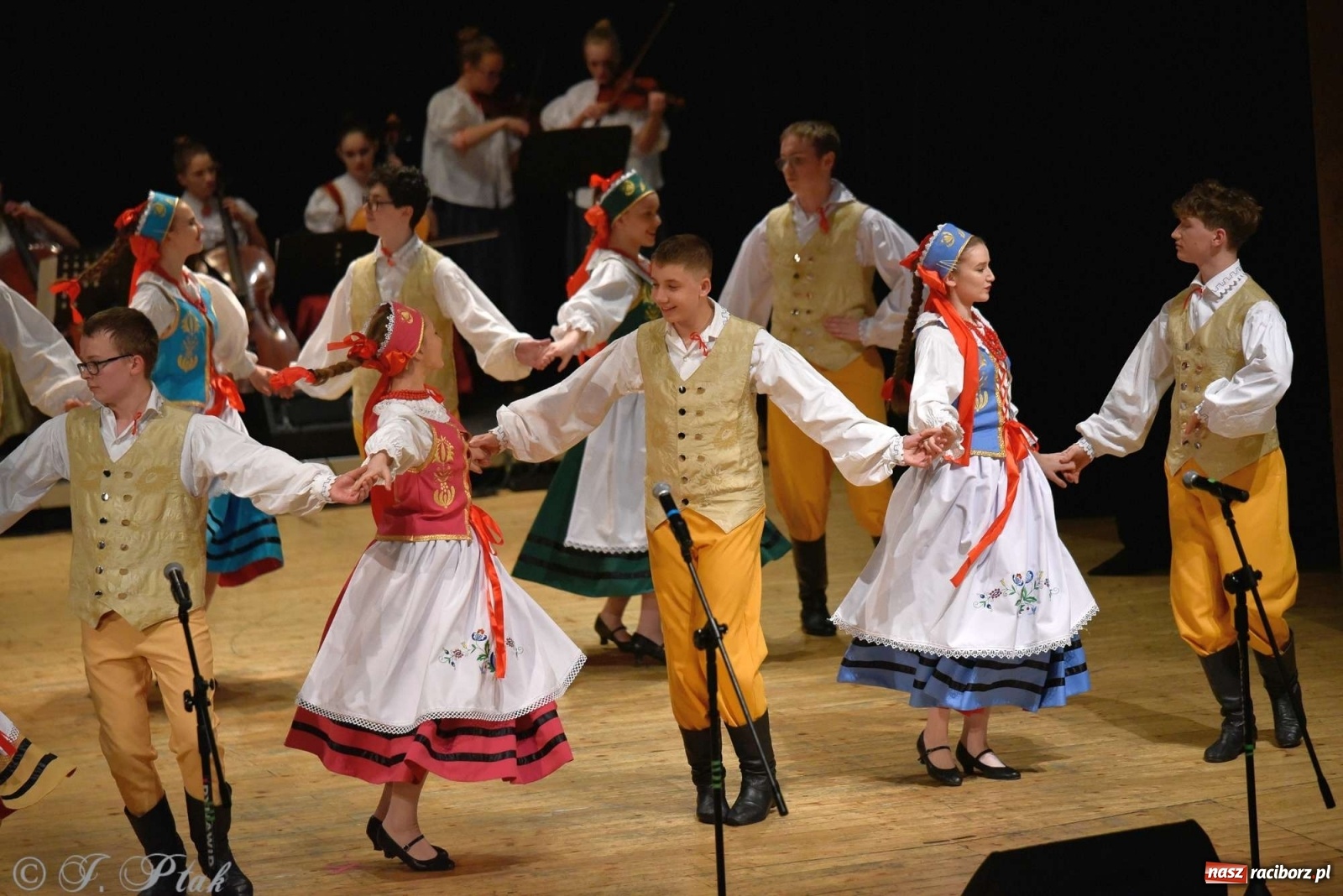 Zdjęcie w galerii na portalu naszraciborz.pl: Zespoły Źródła w koncercie charytatywnym na rzecz Kamilka wiadomości z regionu