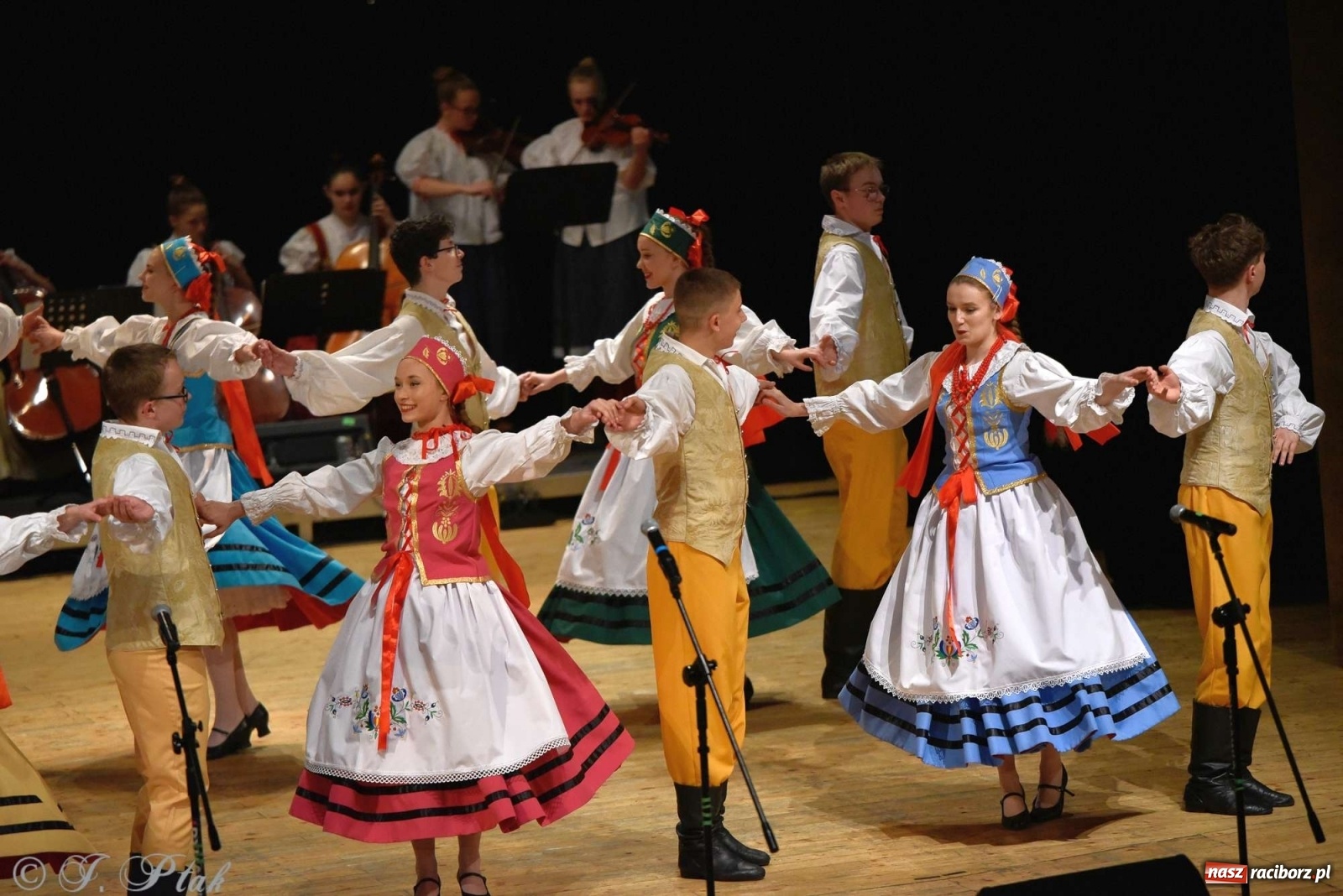 Zdjęcie w galerii na portalu naszraciborz.pl: Zespoły Źródła w koncercie charytatywnym na rzecz Kamilka wiadomości z regionu