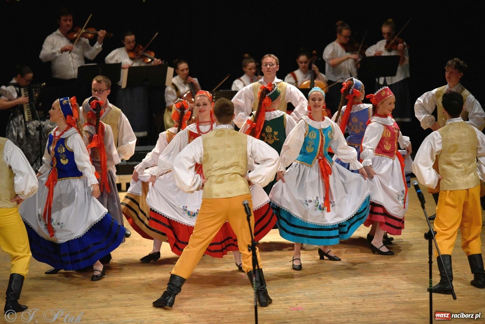 Zdjęcie w galerii na portalu naszraciborz.pl: Zespoły Źródła w koncercie charytatywnym na rzecz Kamilka wiadomości z regionu