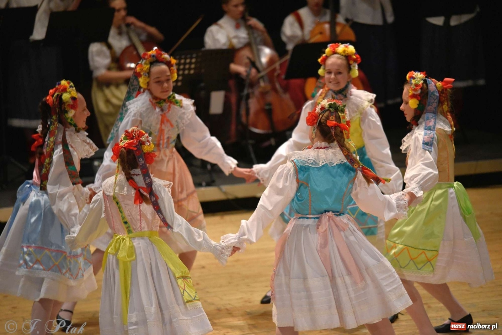Zdjęcie w galerii na portalu naszraciborz.pl: Zespoły Źródła w koncercie charytatywnym na rzecz Kamilka wiadomości z regionu