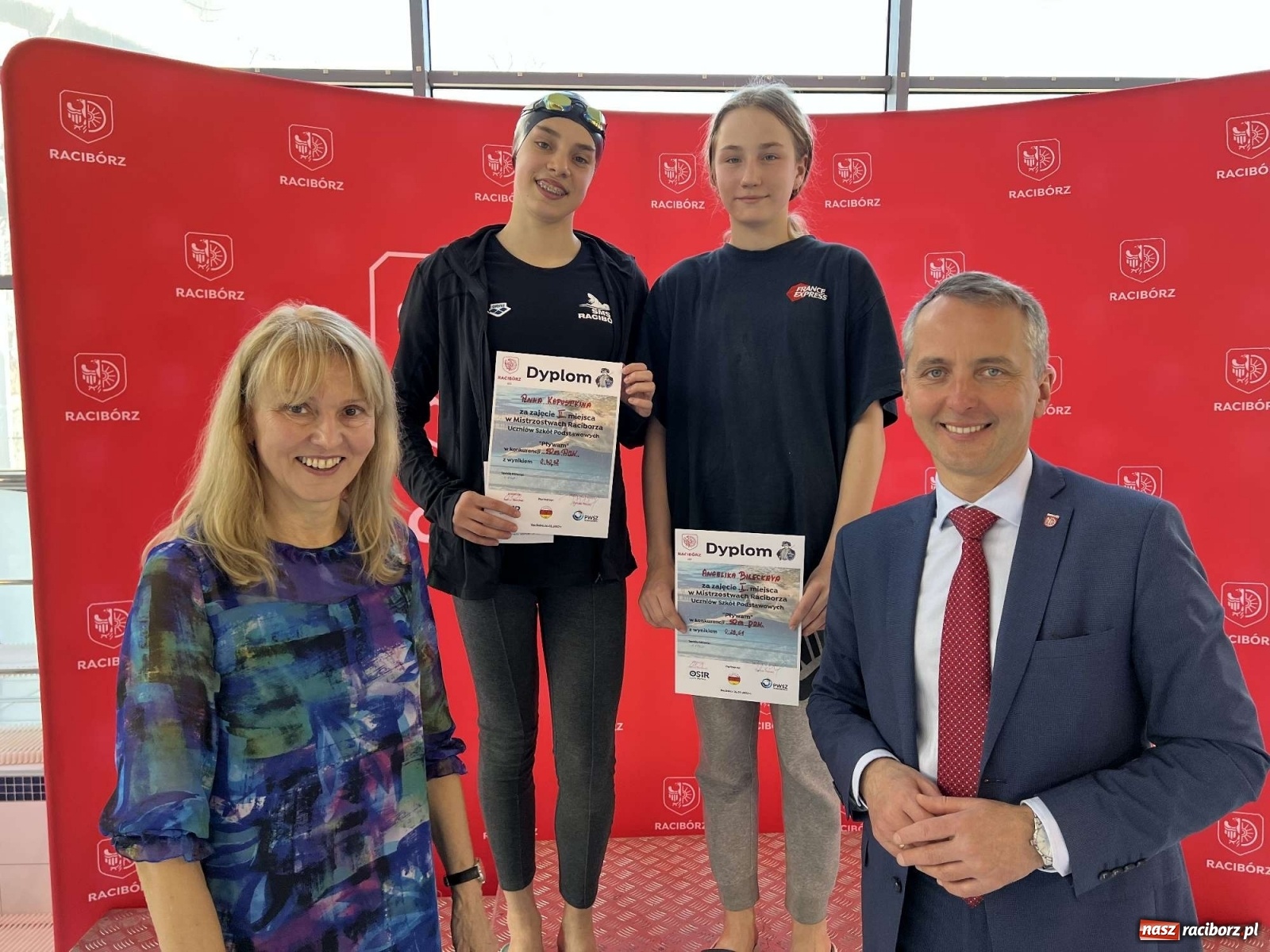 Zdjęcie w galerii na portalu naszraciborz.pl: Polsko-ukraińskie mistrzostwa Raciborza szkół w pływaniu wiadomości z regionu