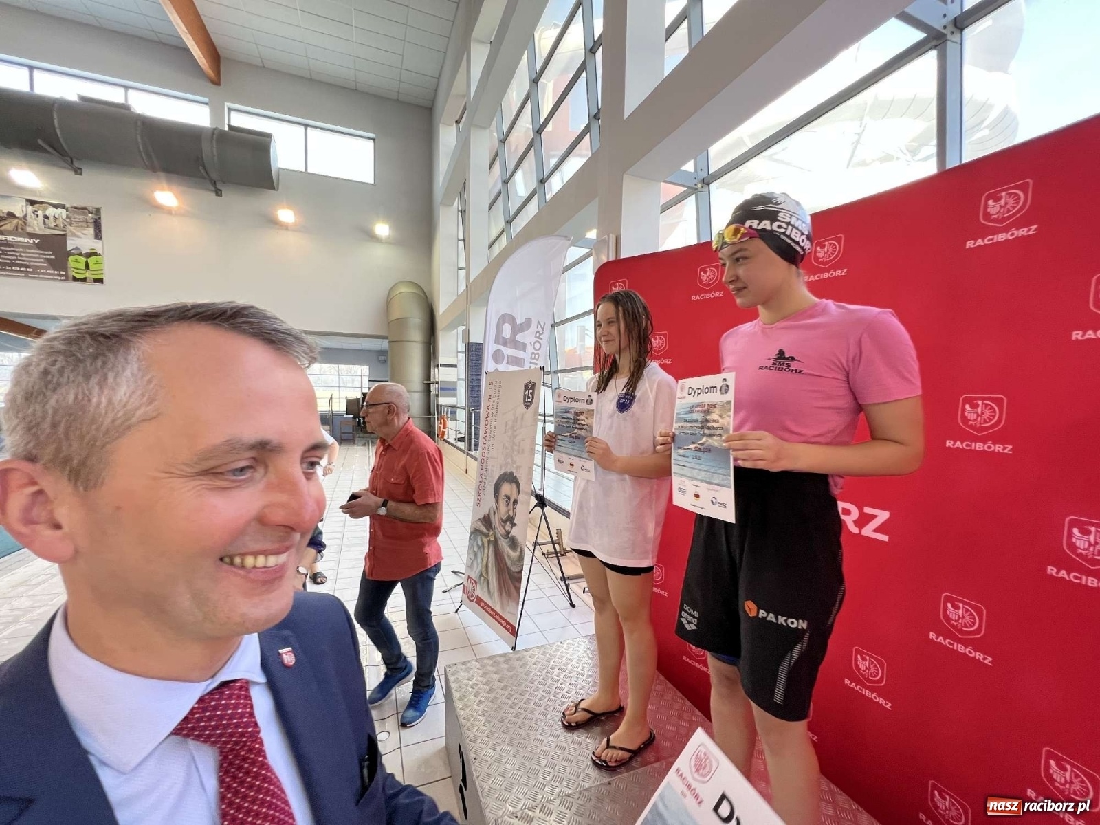 Zdjęcie w galerii na portalu naszraciborz.pl: Polsko-ukraińskie mistrzostwa Raciborza szkół w pływaniu wiadomości z regionu