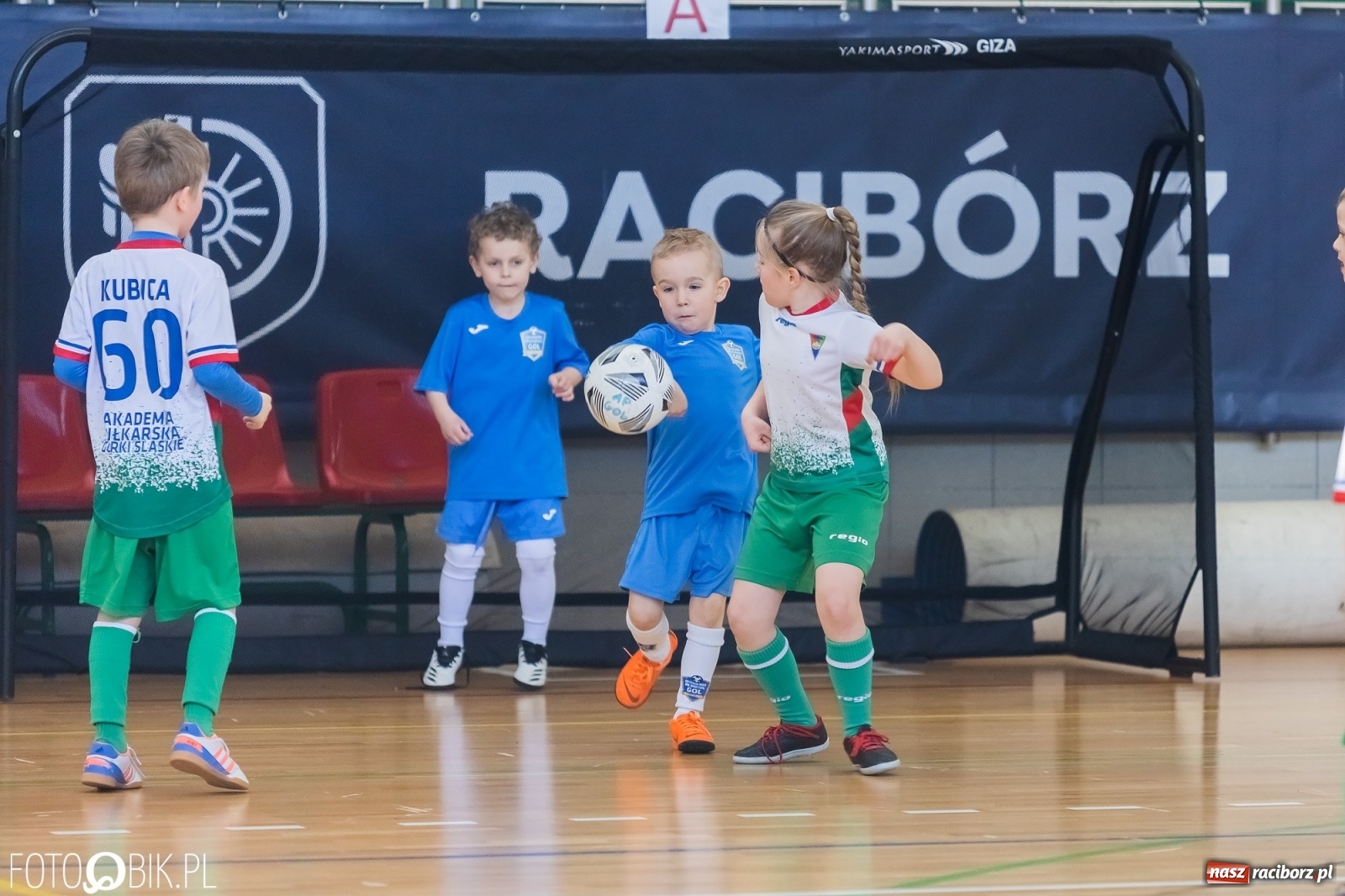 Zdjęcie w galerii na portalu naszraciborz.pl: Ślązak Cup 2022. Rywalizacja rocznika 2015 w Arenie Rafako [FOTO i WIDEO] wiadomości z regionu