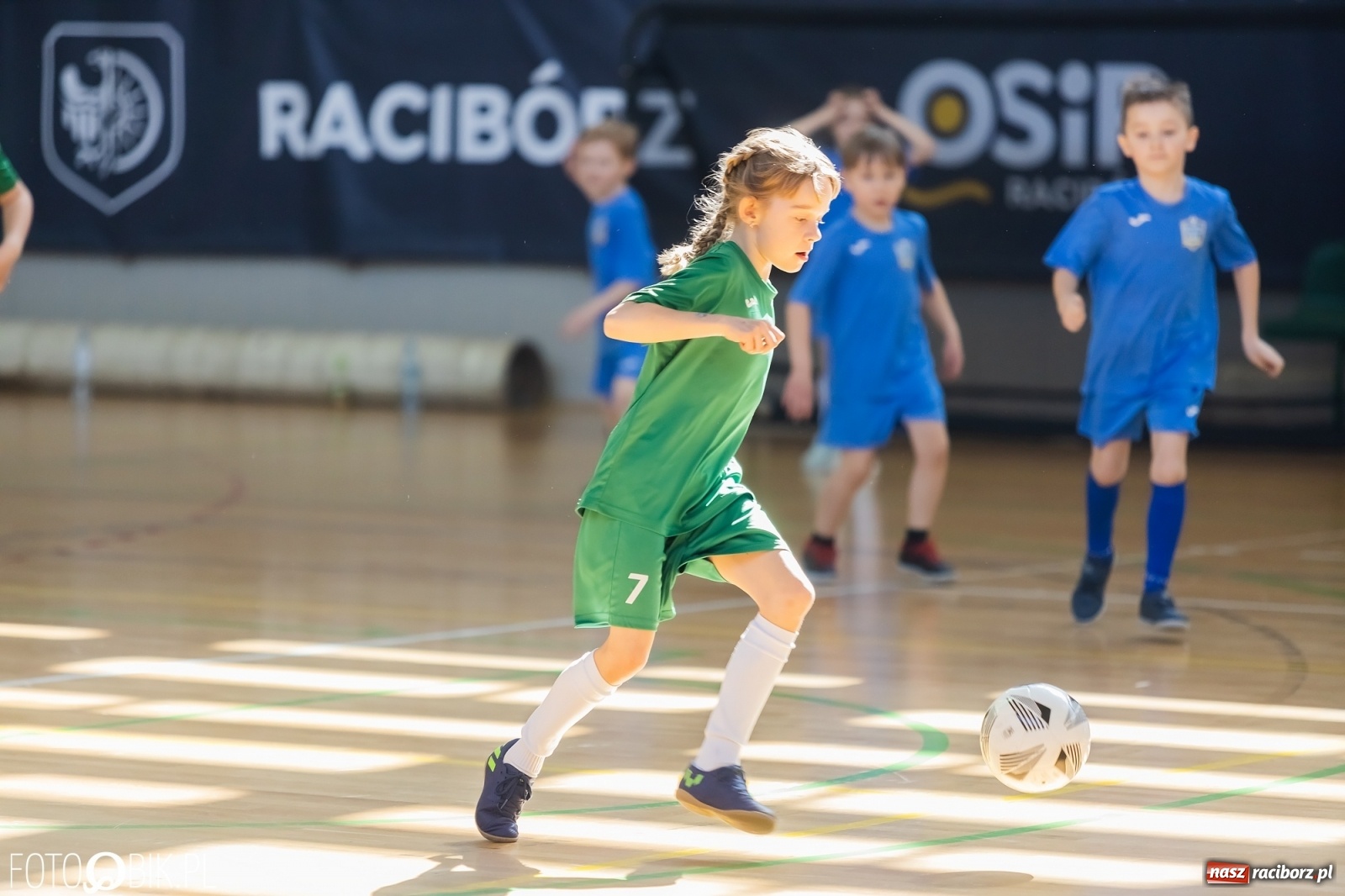 Zdjęcie w galerii na portalu naszraciborz.pl: Ślązak Cup 2022. Rywalizacja rocznika 2015 w Arenie Rafako [FOTO i WIDEO] wiadomości z regionu