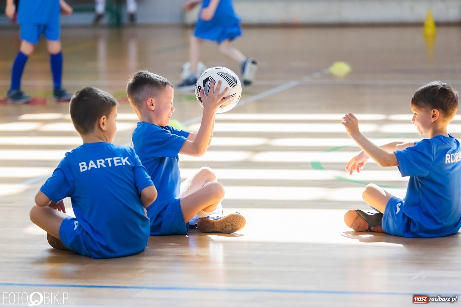 Zdjęcie w galerii na portalu naszraciborz.pl: Ślązak Cup 2022. Rywalizacja rocznika 2015 w Arenie Rafako [FOTO i WIDEO] wiadomości z regionu