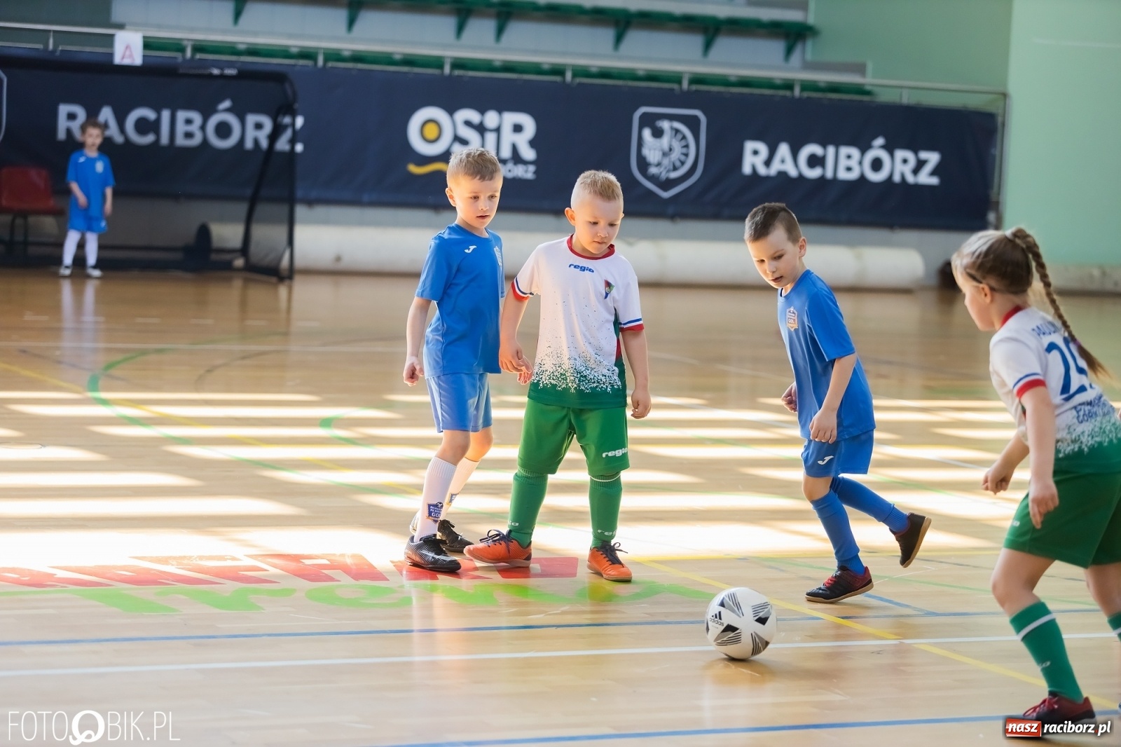 Zdjęcie w galerii na portalu naszraciborz.pl: Ślązak Cup 2022. Rywalizacja rocznika 2015 w Arenie Rafako [FOTO i WIDEO] wiadomości z regionu