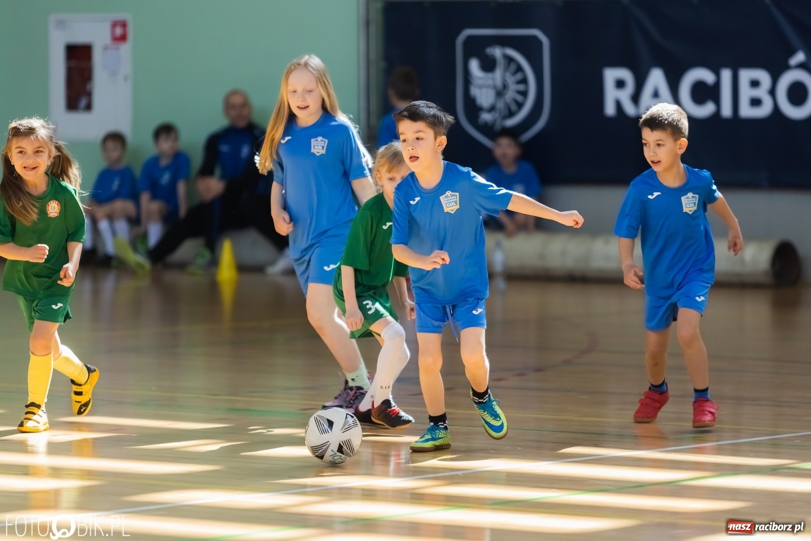 Zdjęcie w galerii na portalu naszraciborz.pl: Ślązak Cup 2022. Rywalizacja rocznika 2015 w Arenie Rafako [FOTO i WIDEO] wiadomości z regionu