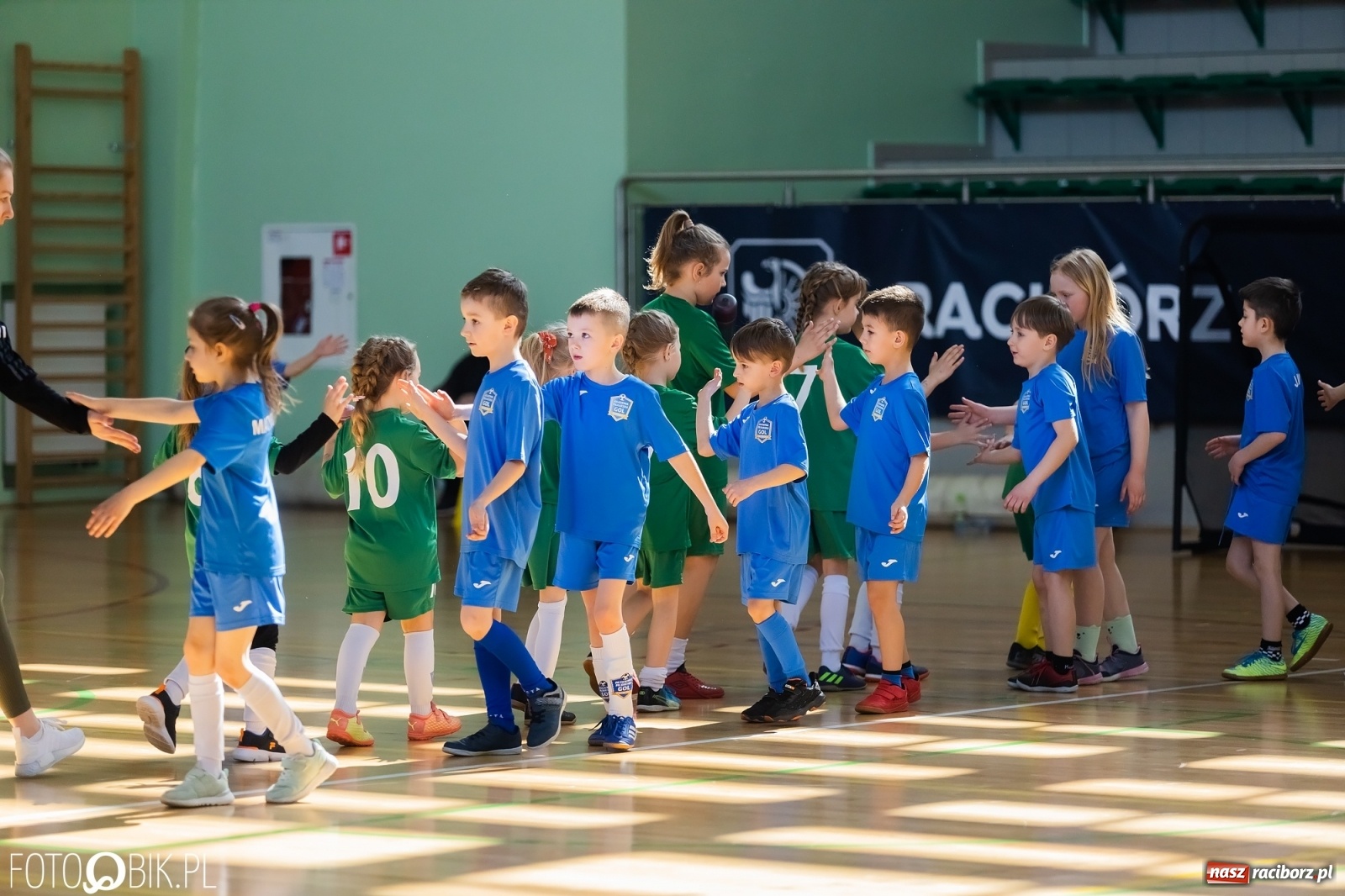 Zdjęcie w galerii na portalu naszraciborz.pl: Ślązak Cup 2022. Rywalizacja rocznika 2015 w Arenie Rafako [FOTO i WIDEO] wiadomości z regionu