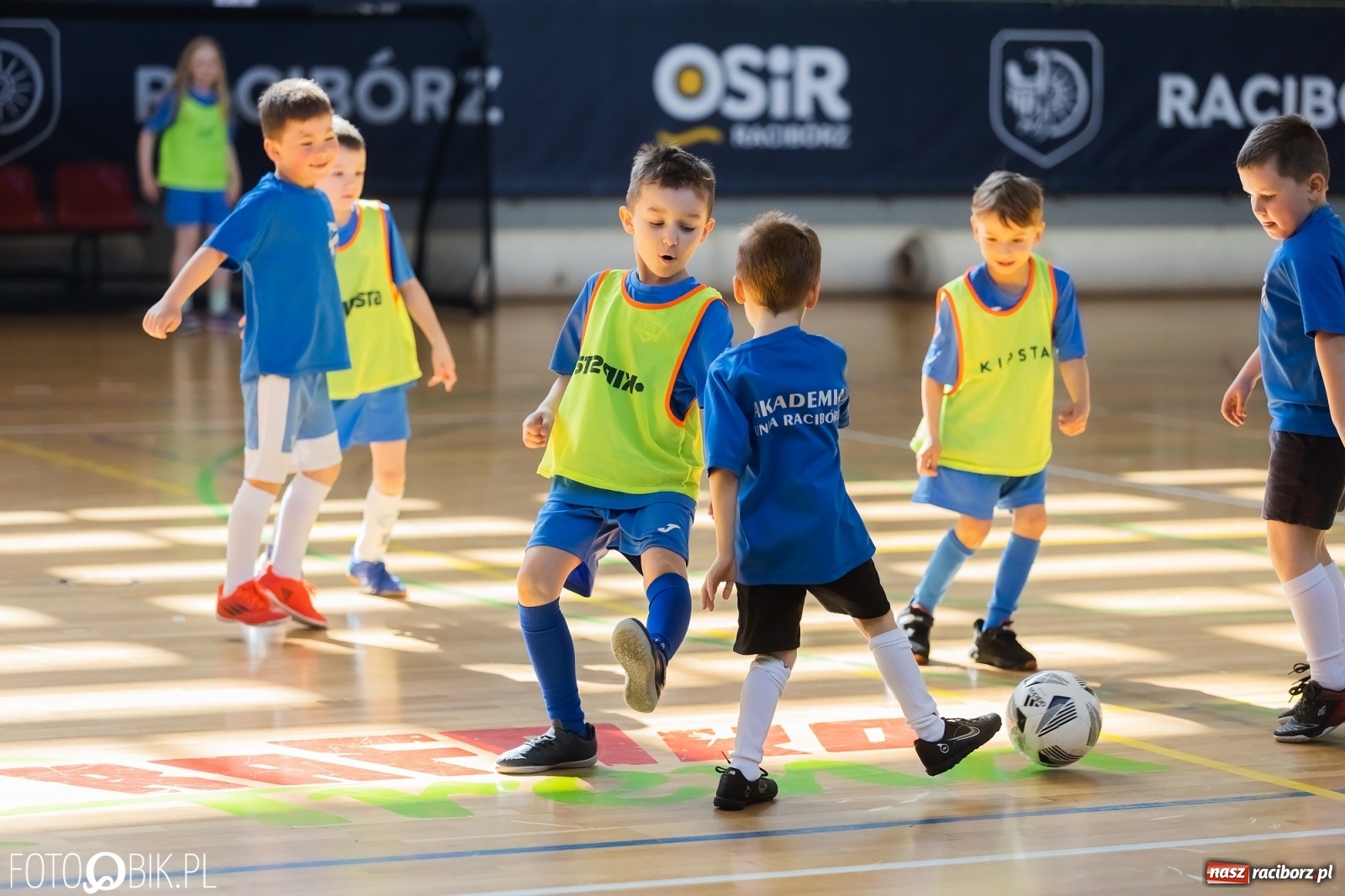 Zdjęcie w galerii na portalu naszraciborz.pl: Ślązak Cup 2022. Rywalizacja rocznika 2015 w Arenie Rafako [FOTO i WIDEO] wiadomości z regionu