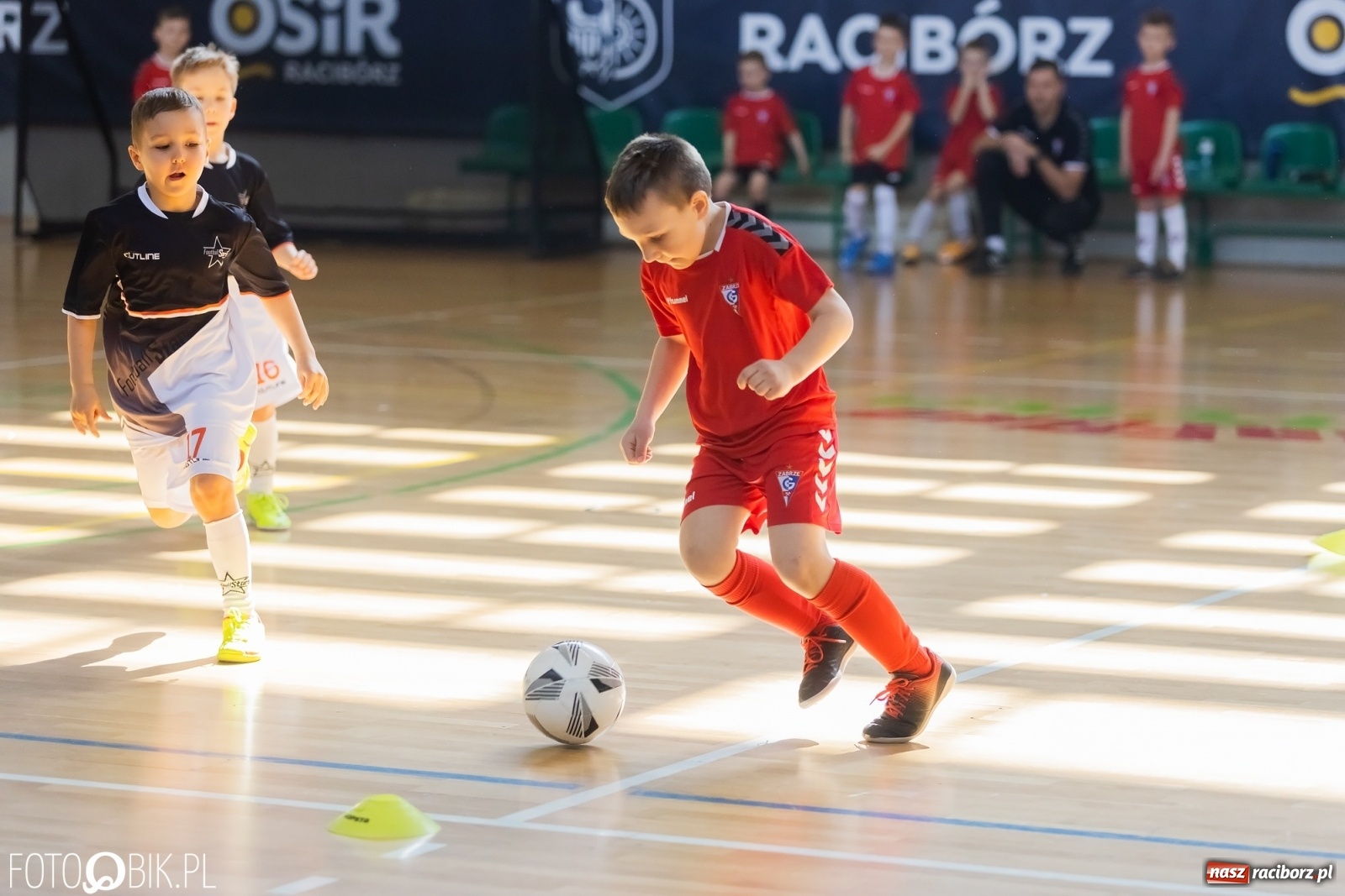 Zdjęcie w galerii na portalu naszraciborz.pl: Ślązak Cup 2022. Rywalizacja rocznika 2015 w Arenie Rafako [FOTO i WIDEO] wiadomości z regionu