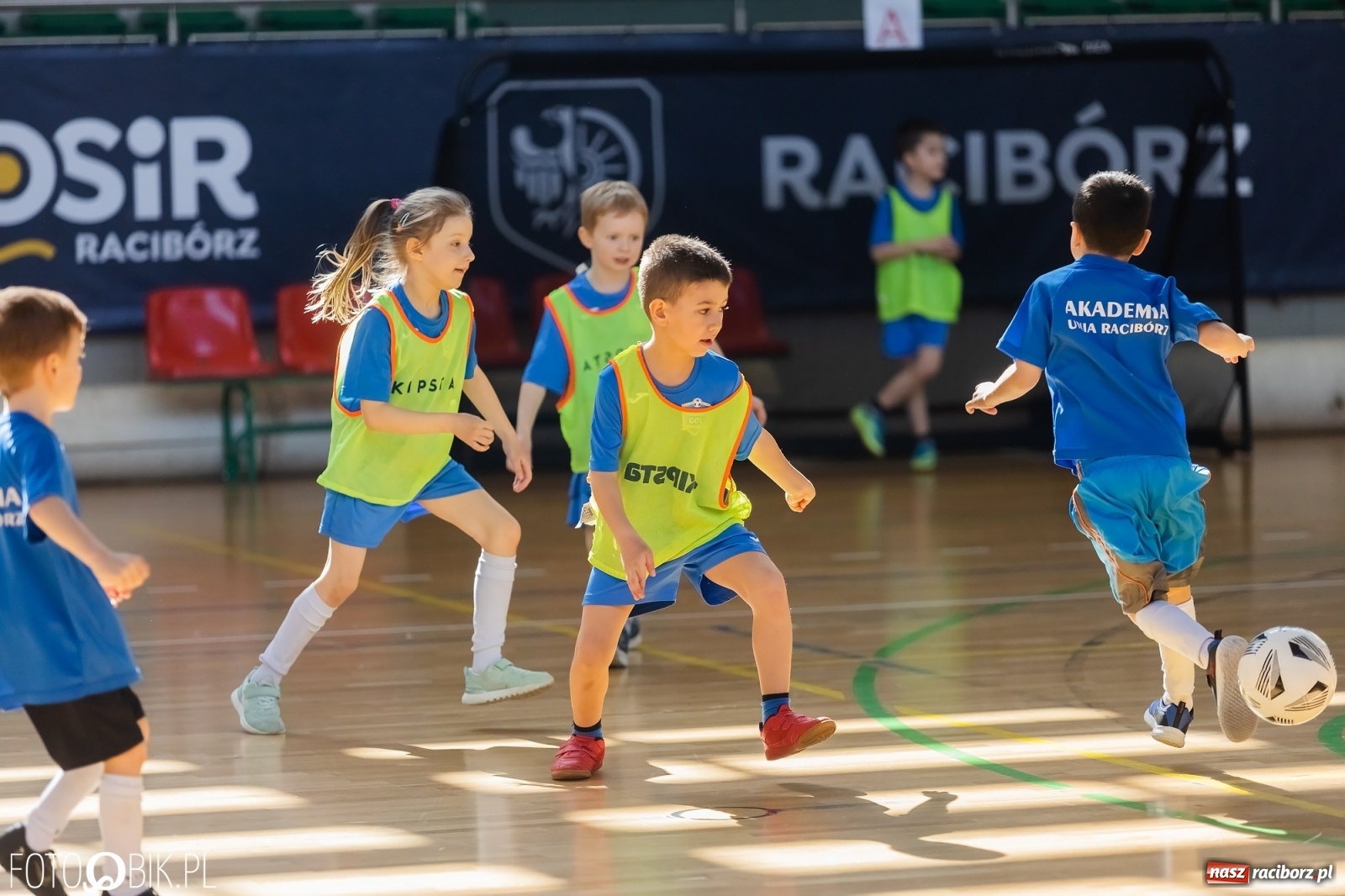 Zdjęcie w galerii na portalu naszraciborz.pl: Ślązak Cup 2022. Rywalizacja rocznika 2015 w Arenie Rafako [FOTO i WIDEO] wiadomości z regionu