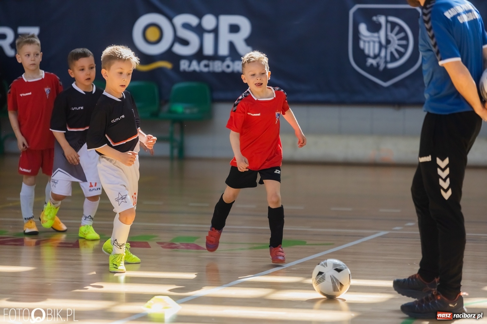 Zdjęcie w galerii na portalu naszraciborz.pl: Ślązak Cup 2022. Rywalizacja rocznika 2015 w Arenie Rafako [FOTO i WIDEO] wiadomości z regionu