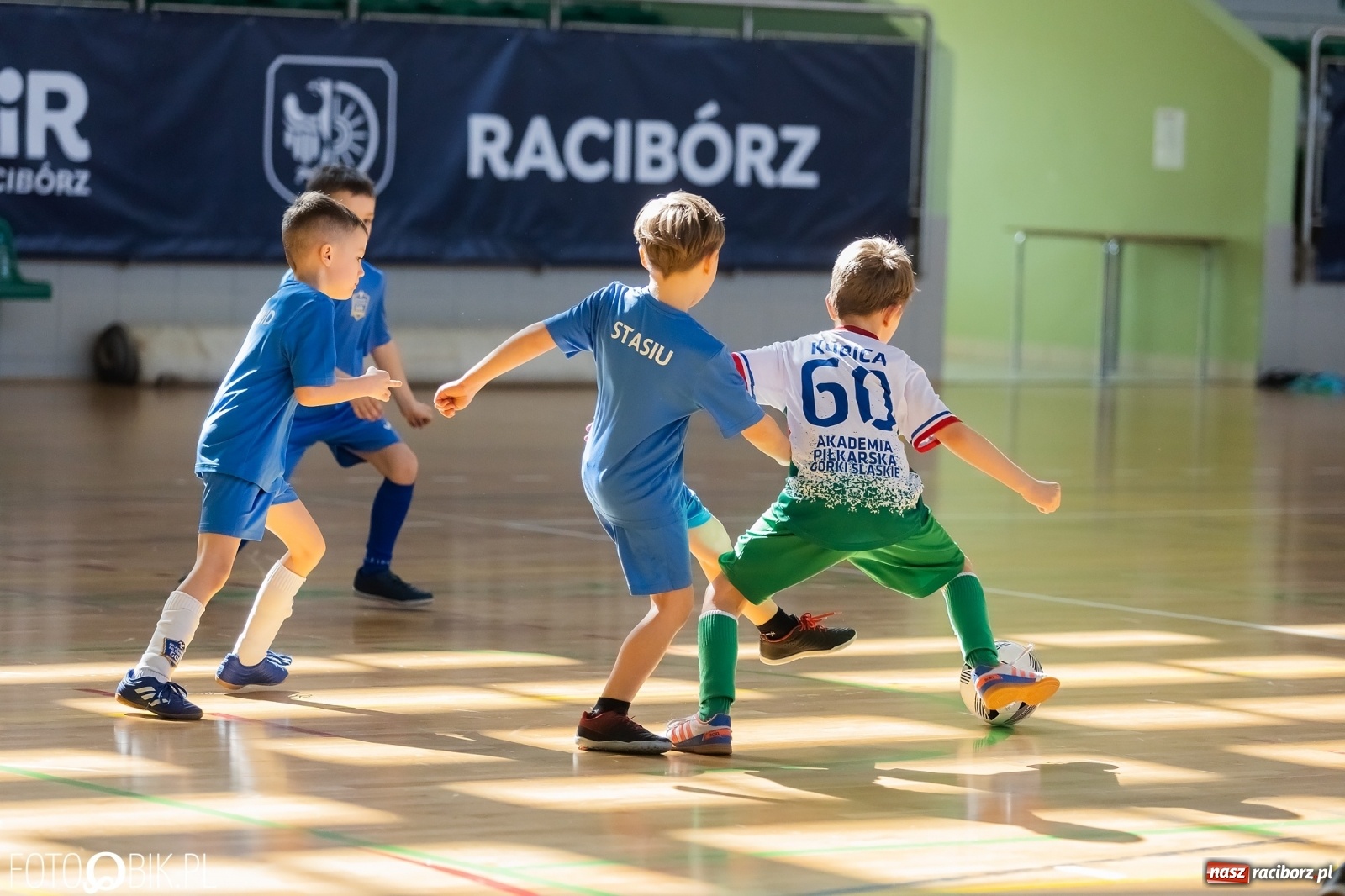 Zdjęcie w galerii na portalu naszraciborz.pl: Ślązak Cup 2022. Rywalizacja rocznika 2015 w Arenie Rafako [FOTO i WIDEO] wiadomości z regionu