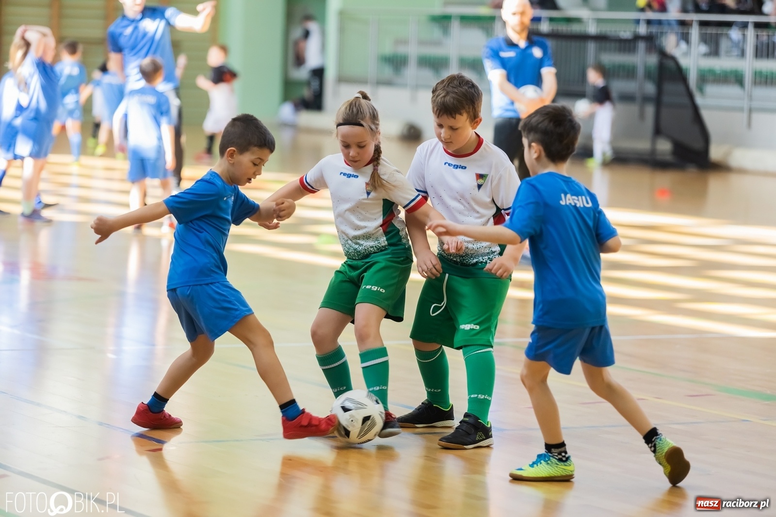 Zdjęcie w galerii na portalu naszraciborz.pl: Ślązak Cup 2022. Rywalizacja rocznika 2015 w Arenie Rafako [FOTO i WIDEO] wiadomości z regionu