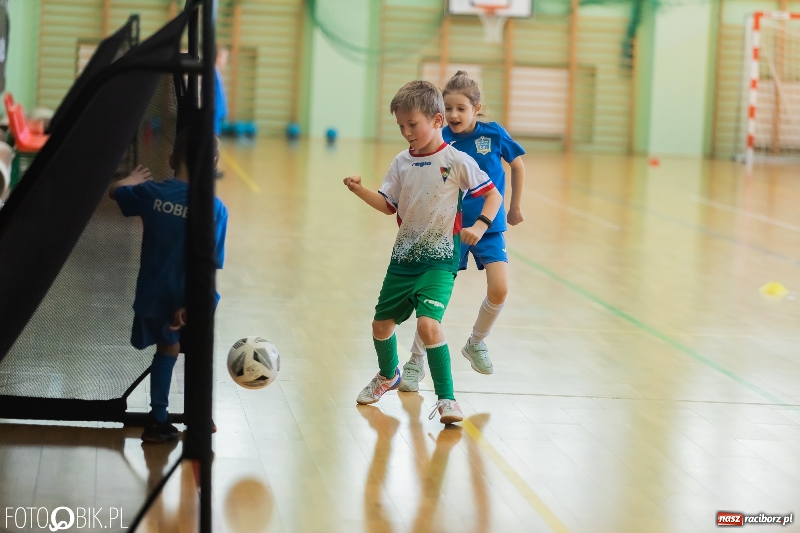 Zdjęcie w galerii na portalu naszraciborz.pl: Ślązak Cup 2022. Rywalizacja rocznika 2015 w Arenie Rafako [FOTO i WIDEO] wiadomości z regionu