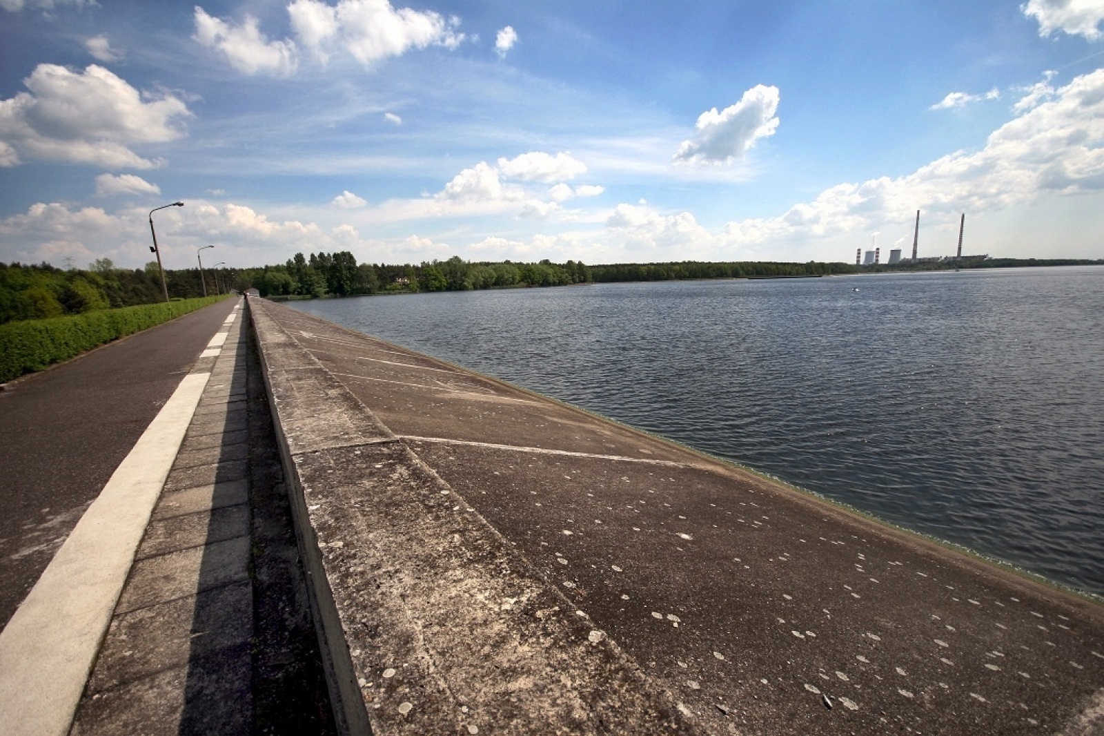 Zdjęcie w galerii na portalu naszraciborz.pl: PGE GiEK: Zapora czołowa w Rybniku Stodołach ponownie otwarta po zimie wiadomości z regionu