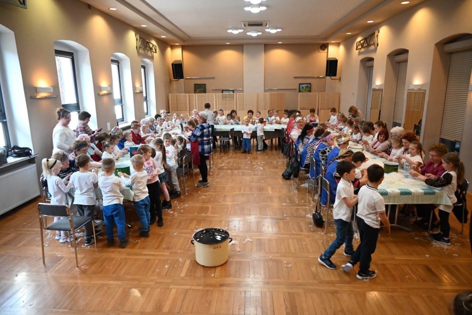Zdjęcie w galerii na portalu naszraciborz.pl: Szkubanie piyrza było jak dziś grupa na facebooku wiadomości z regionu