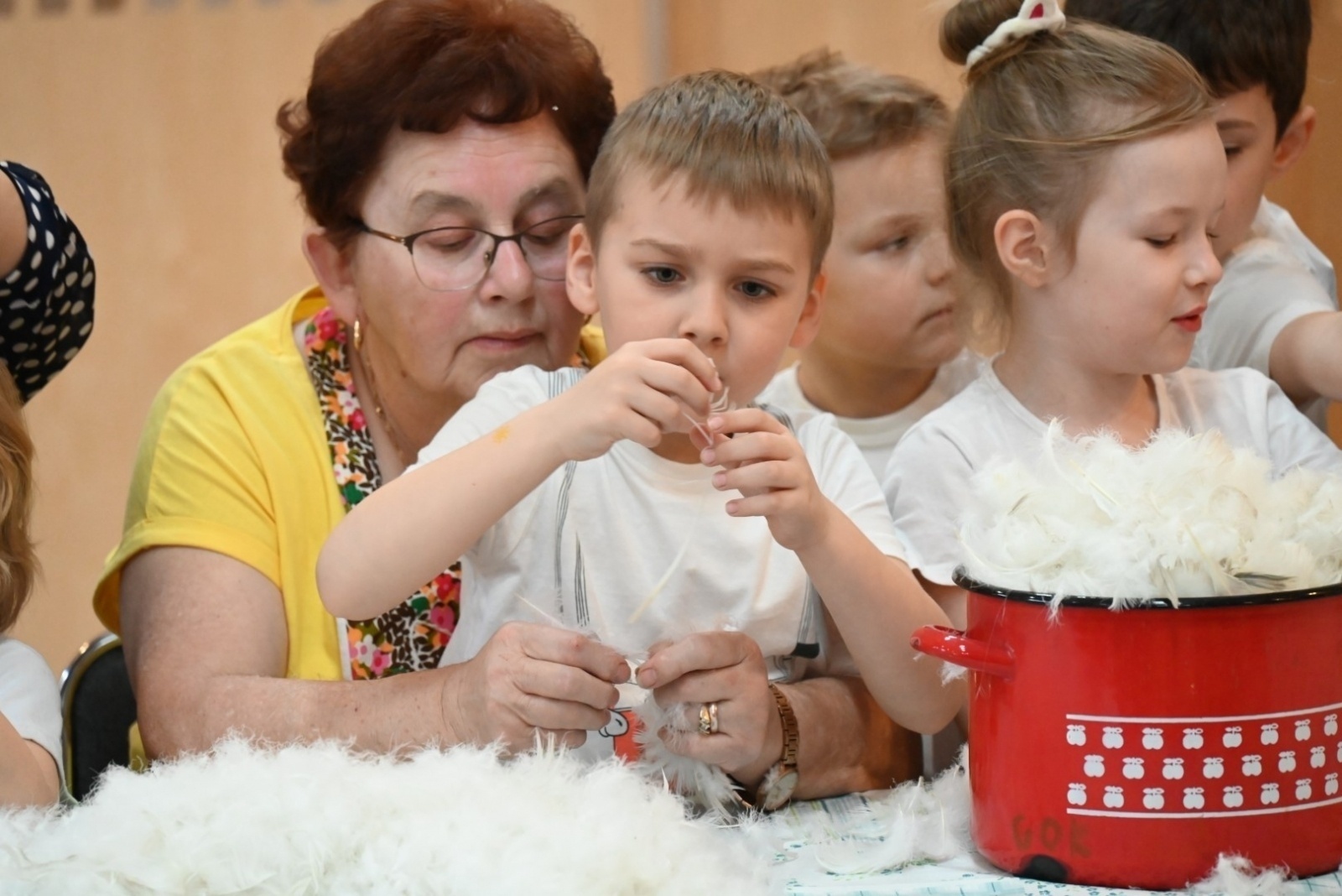 Zdjęcie w galerii na portalu naszraciborz.pl: Szkubanie piyrza było jak dziś grupa na facebooku wiadomości z regionu