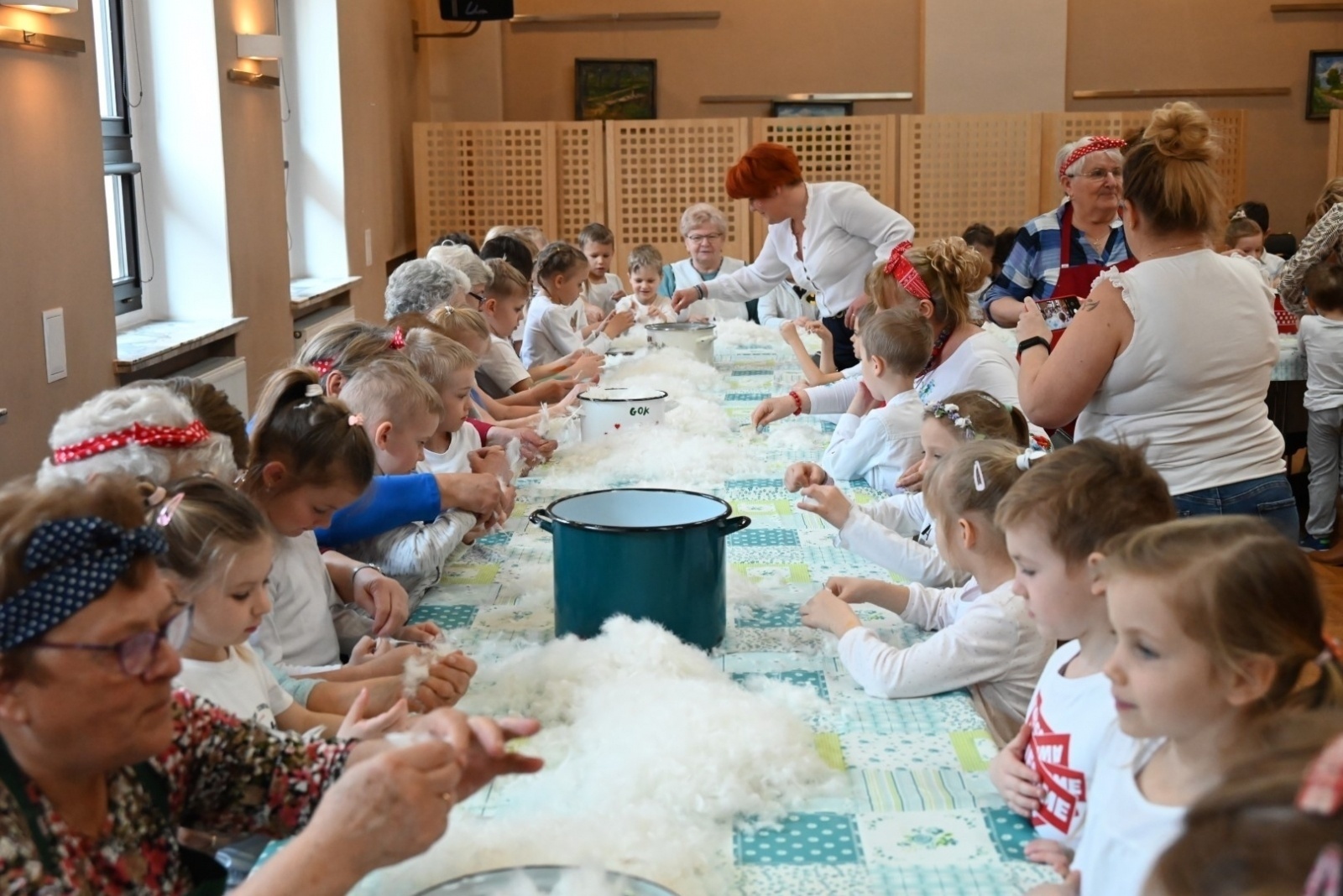 Zdjęcie w galerii na portalu naszraciborz.pl: Szkubanie piyrza było jak dziś grupa na facebooku wiadomości z regionu