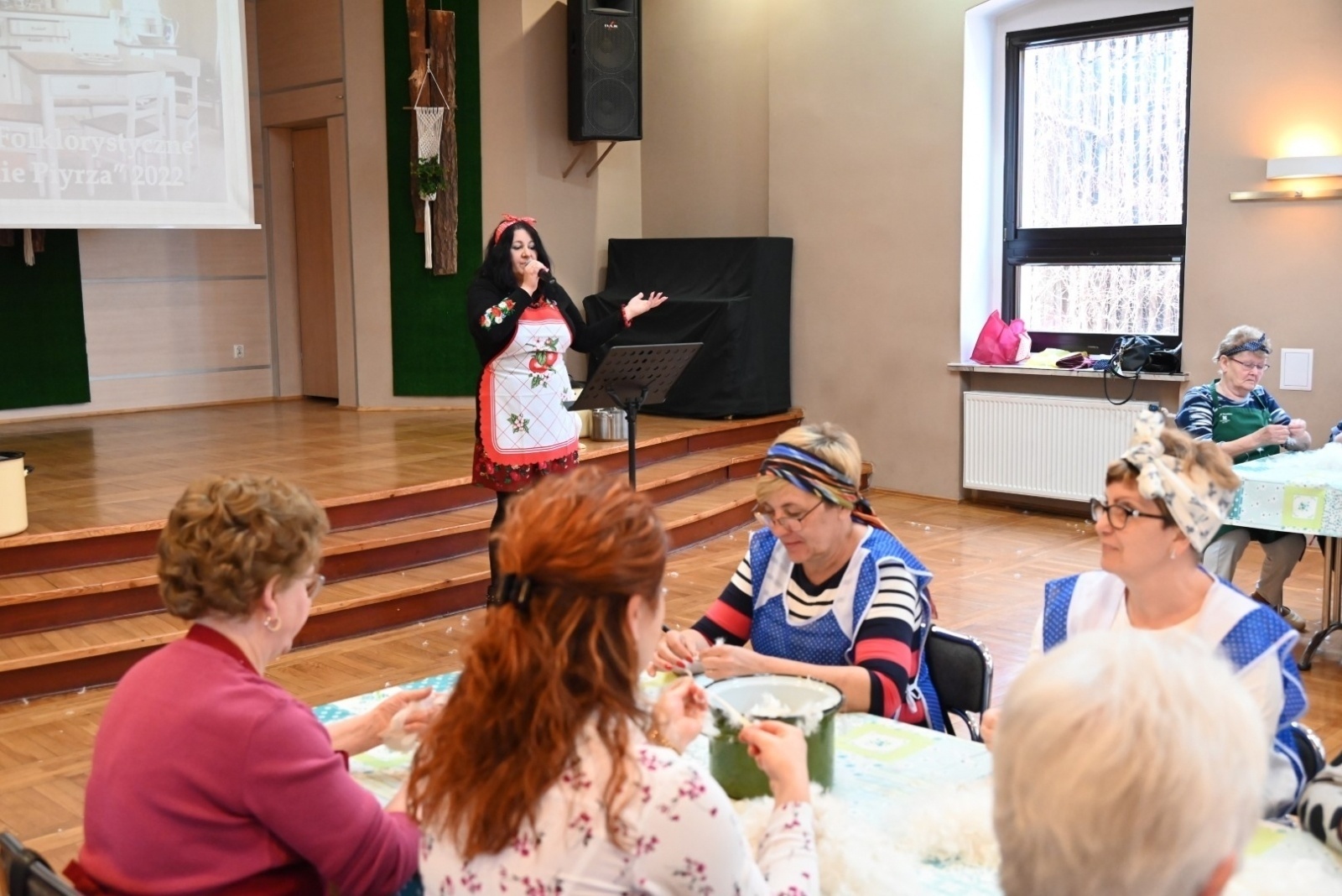 Zdjęcie w galerii na portalu naszraciborz.pl: Szkubanie piyrza było jak dziś grupa na facebooku wiadomości z regionu