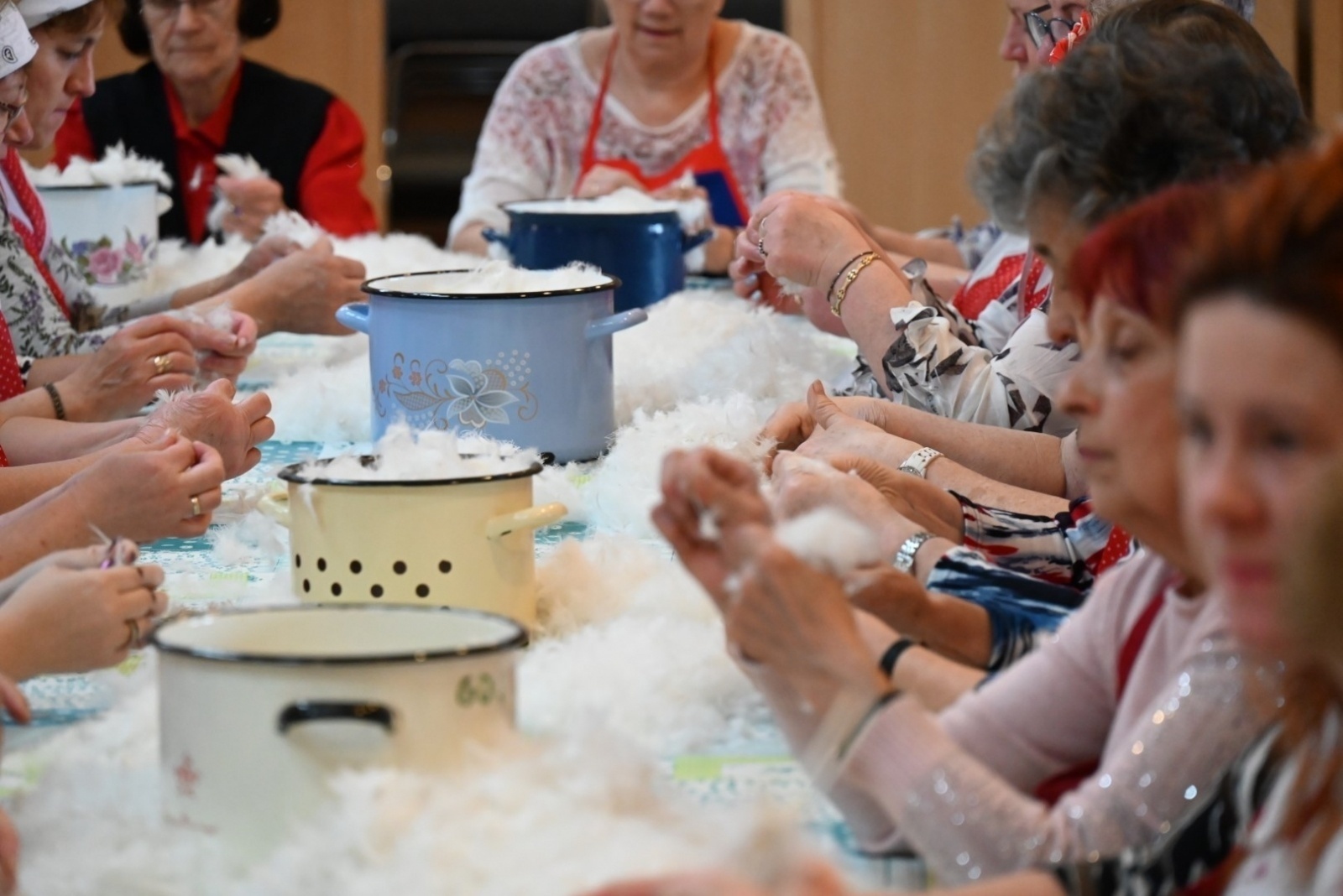 Zdjęcie w galerii na portalu naszraciborz.pl: Szkubanie piyrza było jak dziś grupa na facebooku wiadomości z regionu