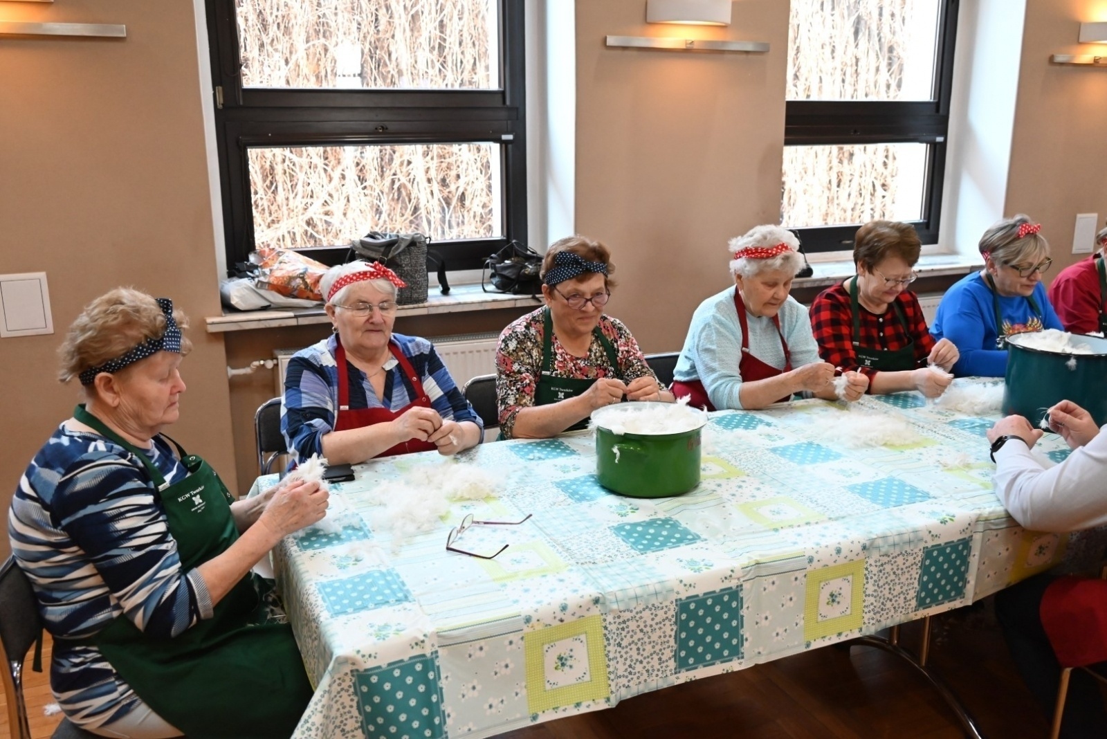 Zdjęcie w galerii na portalu naszraciborz.pl: Szkubanie piyrza było jak dziś grupa na facebooku wiadomości z regionu