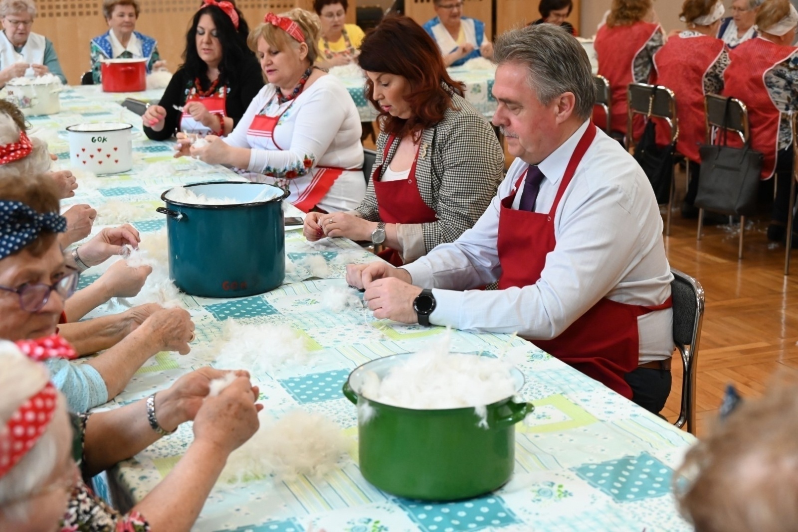 Zdjęcie w galerii na portalu naszraciborz.pl: Szkubanie piyrza było jak dziś grupa na facebooku wiadomości z regionu