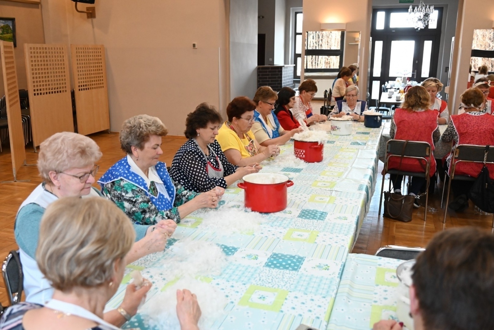 Zdjęcie w galerii na portalu naszraciborz.pl: Szkubanie piyrza było jak dziś grupa na facebooku wiadomości z regionu
