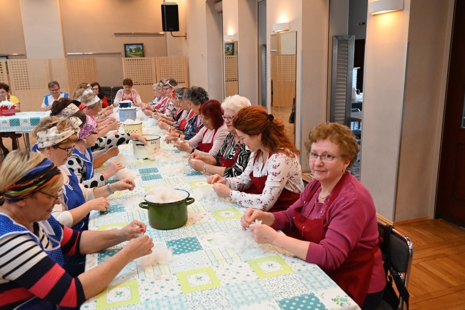 Zdjęcie w galerii na portalu naszraciborz.pl: Szkubanie piyrza było jak dziś grupa na facebooku wiadomości z regionu