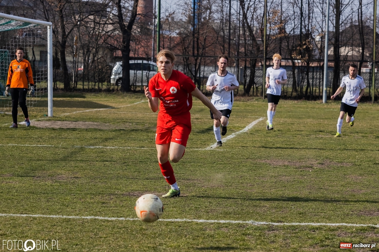 Zdjęcie w galerii na portalu naszraciborz.pl: Sześć goli na Płoni. Faworyt nie zawiódł [FOTO] wiadomości z regionu