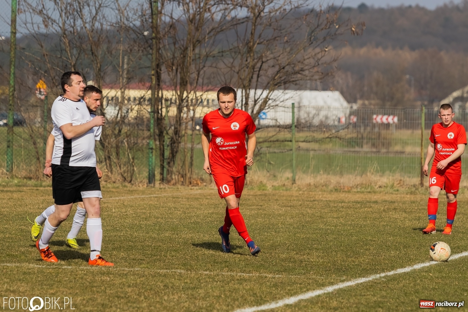 Zdjęcie w galerii na portalu naszraciborz.pl: Sześć goli na Płoni. Faworyt nie zawiódł [FOTO] wiadomości z regionu