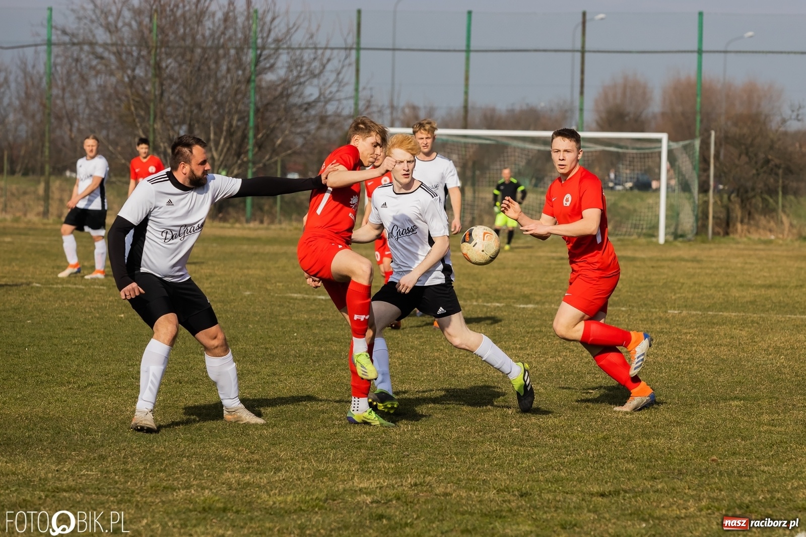 Zdjęcie w galerii na portalu naszraciborz.pl: Sześć goli na Płoni. Faworyt nie zawiódł [FOTO] wiadomości z regionu