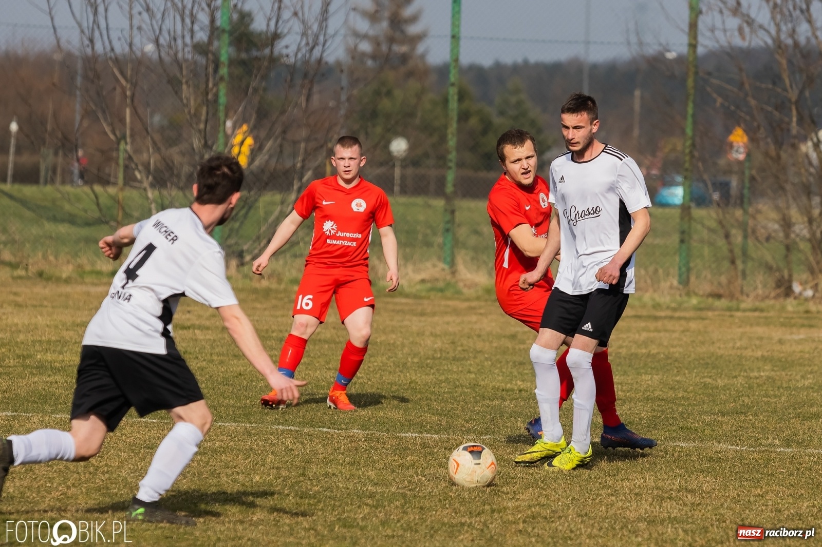Zdjęcie w galerii na portalu naszraciborz.pl: Sześć goli na Płoni. Faworyt nie zawiódł [FOTO] wiadomości z regionu