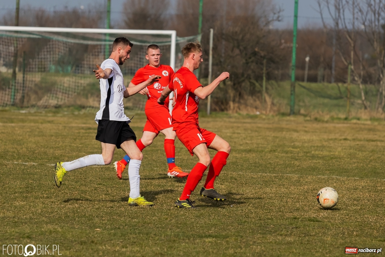 Zdjęcie w galerii na portalu naszraciborz.pl: Sześć goli na Płoni. Faworyt nie zawiódł [FOTO] wiadomości z regionu