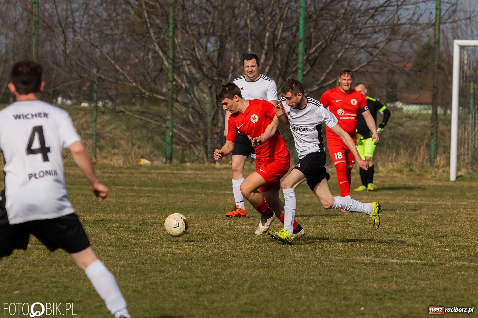 Zdjęcie w galerii na portalu naszraciborz.pl: Sześć goli na Płoni. Faworyt nie zawiódł [FOTO] wiadomości z regionu