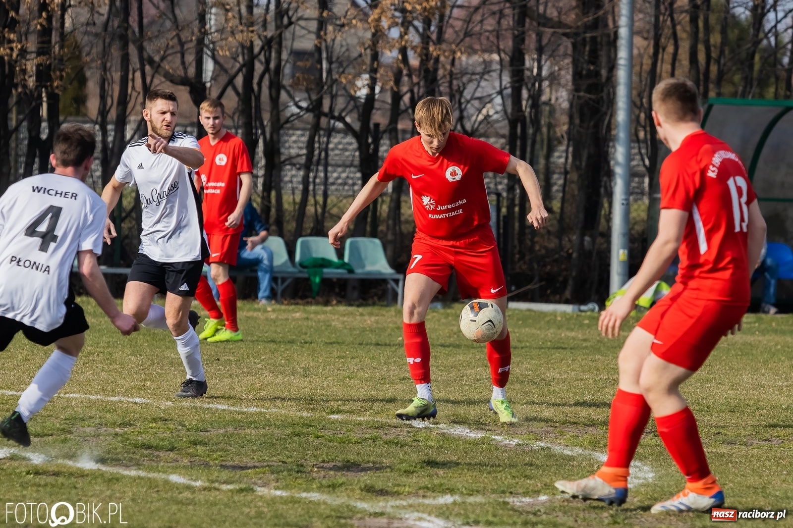 Zdjęcie w galerii na portalu naszraciborz.pl: Sześć goli na Płoni. Faworyt nie zawiódł [FOTO] wiadomości z regionu