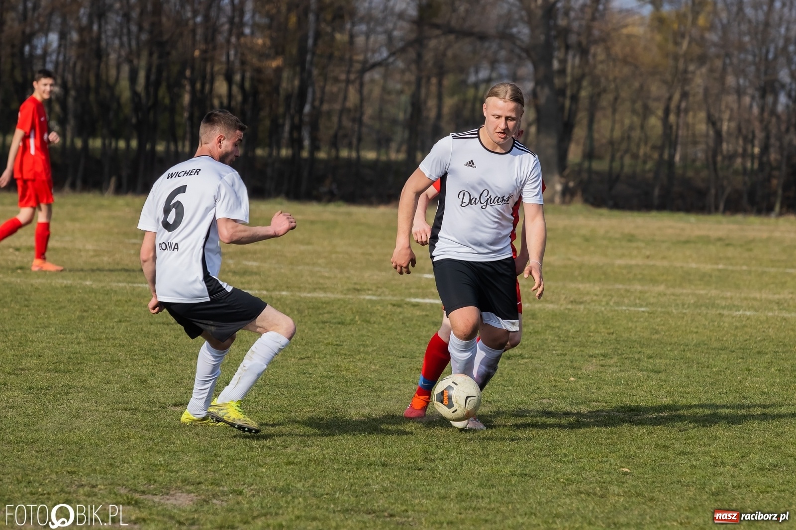 Zdjęcie w galerii na portalu naszraciborz.pl: Sześć goli na Płoni. Faworyt nie zawiódł [FOTO] wiadomości z regionu