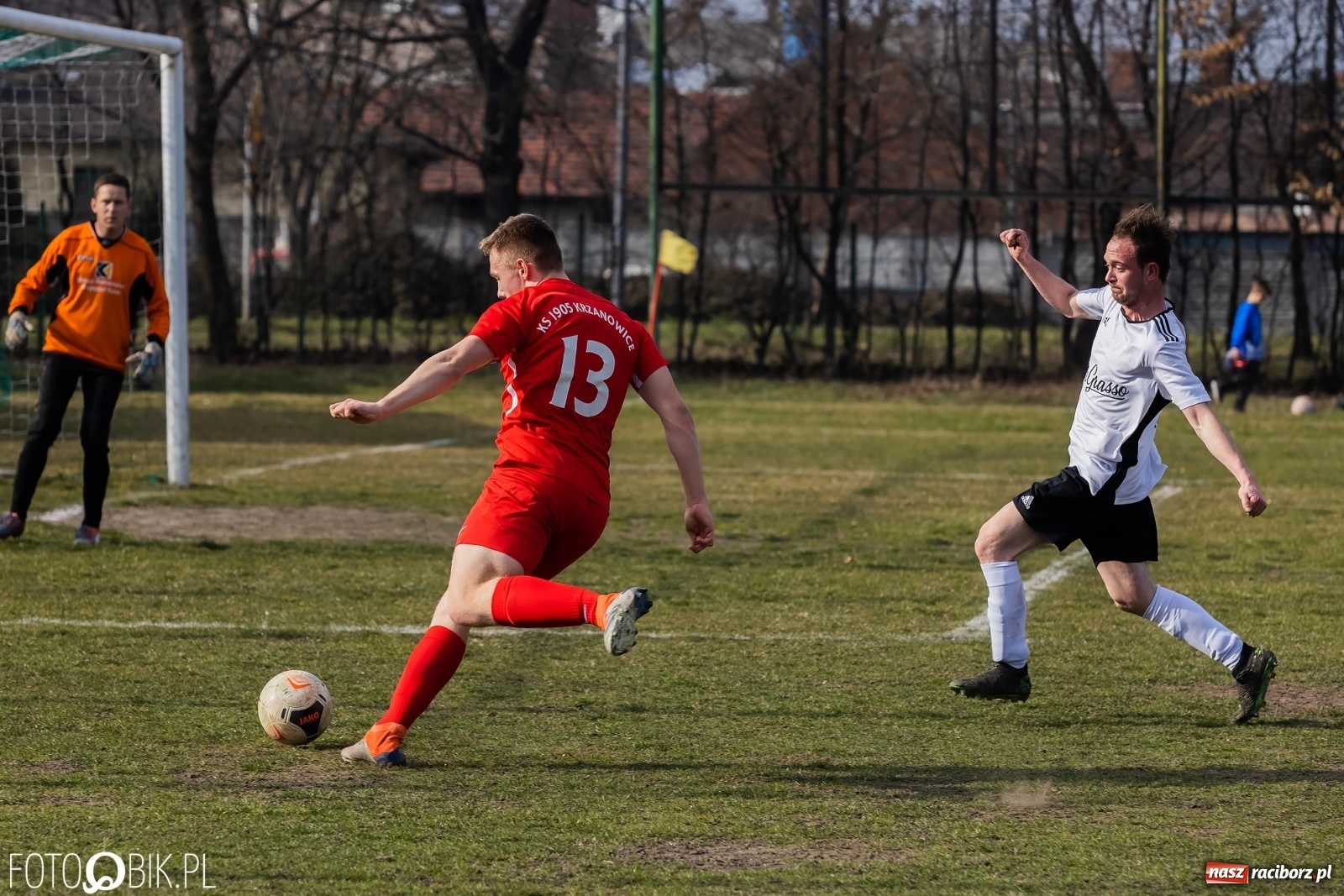 Zdjęcie w galerii na portalu naszraciborz.pl: Sześć goli na Płoni. Faworyt nie zawiódł [FOTO] wiadomości z regionu