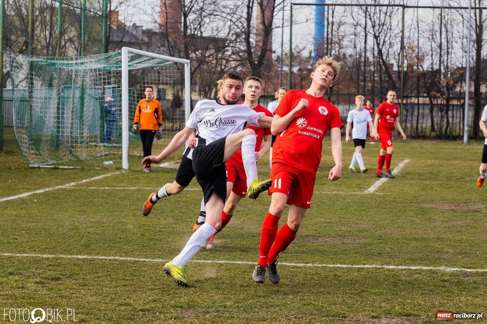 Zdjęcie w galerii na portalu naszraciborz.pl: Sześć goli na Płoni. Faworyt nie zawiódł [FOTO] wiadomości z regionu