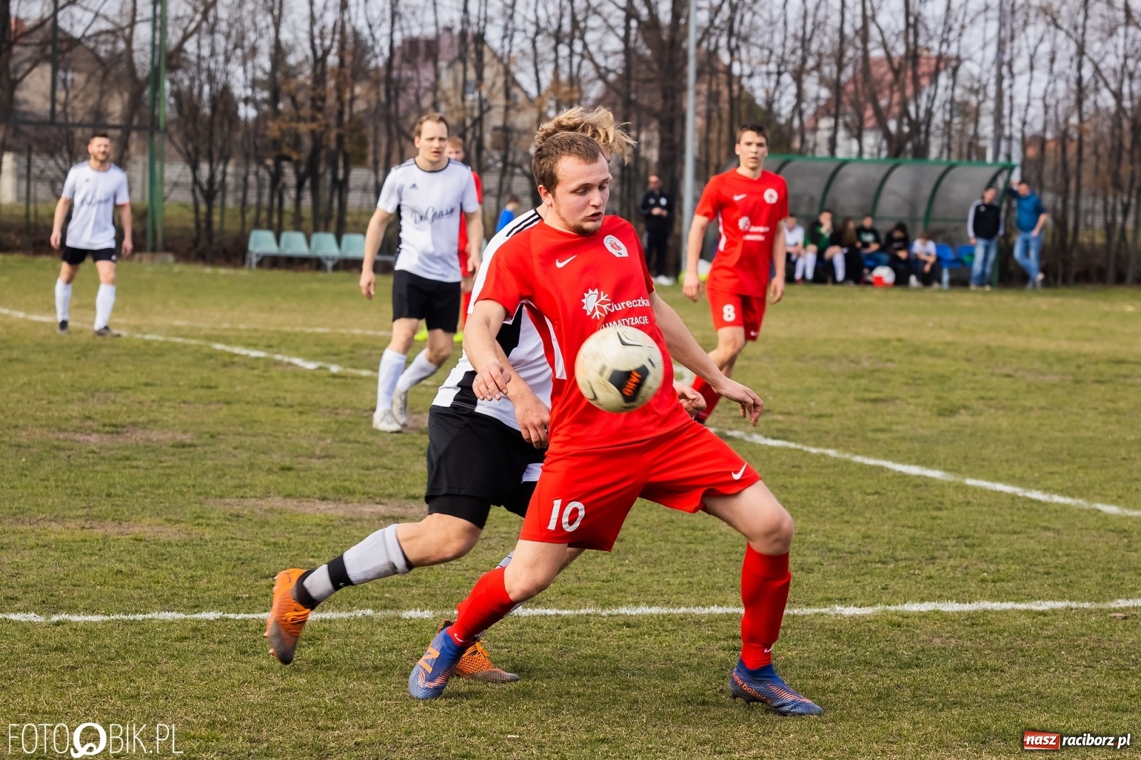 Zdjęcie w galerii na portalu naszraciborz.pl: Sześć goli na Płoni. Faworyt nie zawiódł [FOTO] wiadomości z regionu