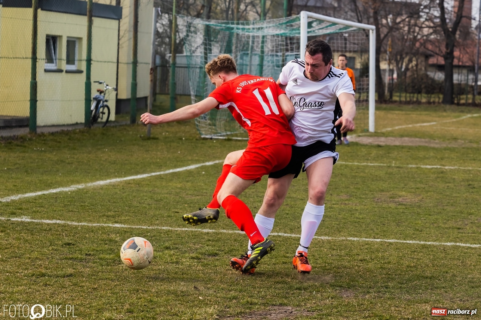 Zdjęcie w galerii na portalu naszraciborz.pl: Sześć goli na Płoni. Faworyt nie zawiódł [FOTO] wiadomości z regionu