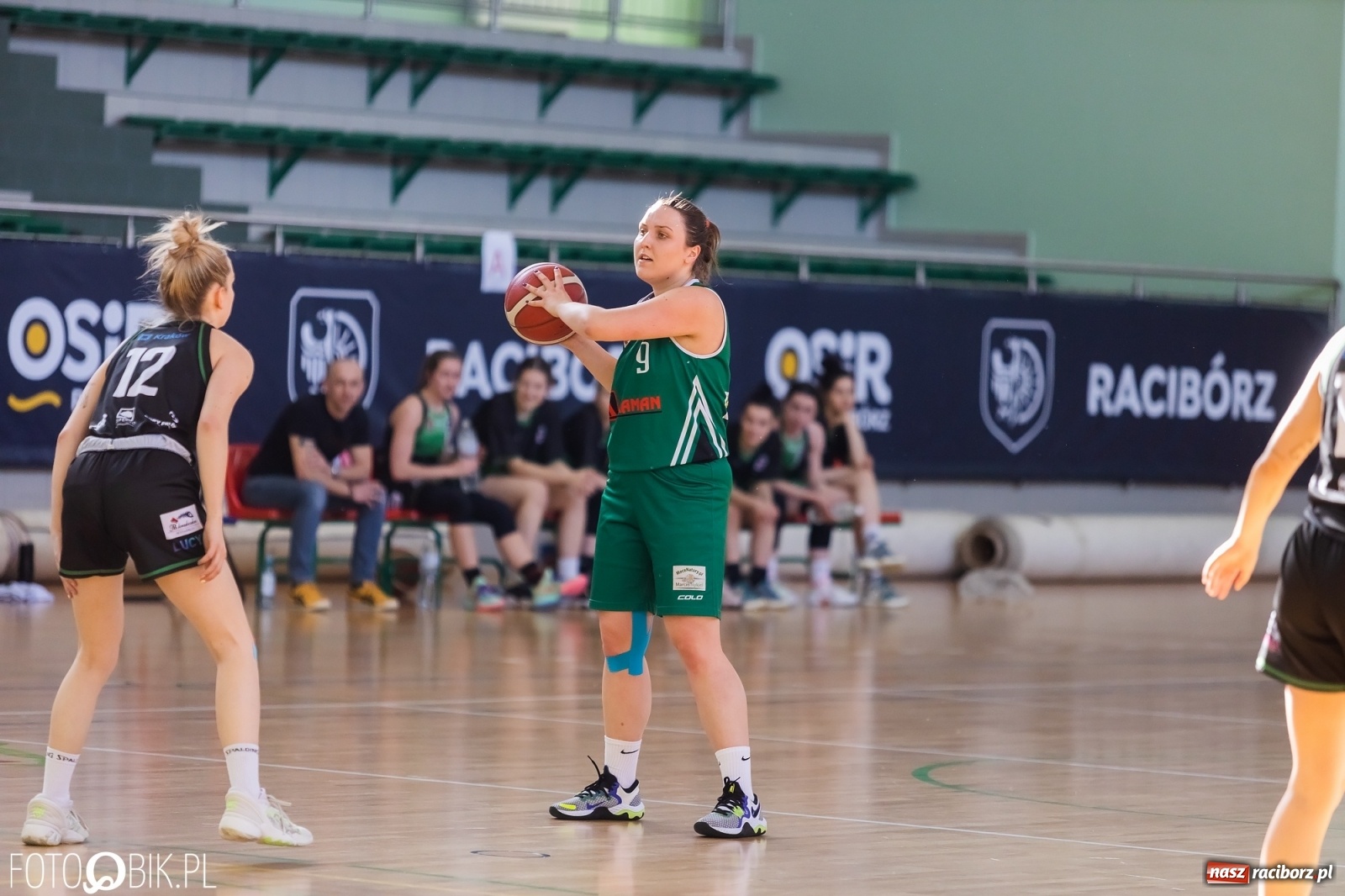 Zdjęcie w galerii na portalu naszraciborz.pl: Korona zwycięska w Raciborzu. Dziwne decyzje sędziów [FOTO] wiadomości z regionu
