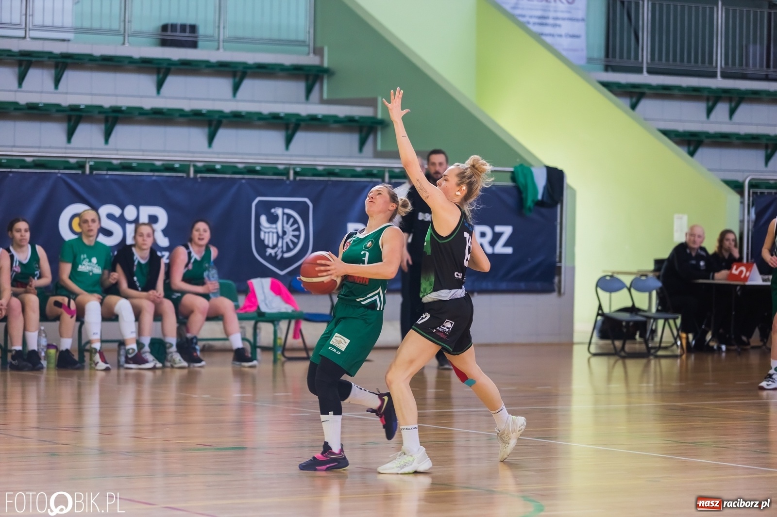 Zdjęcie w galerii na portalu naszraciborz.pl: Korona zwycięska w Raciborzu. Dziwne decyzje sędziów [FOTO] wiadomości z regionu