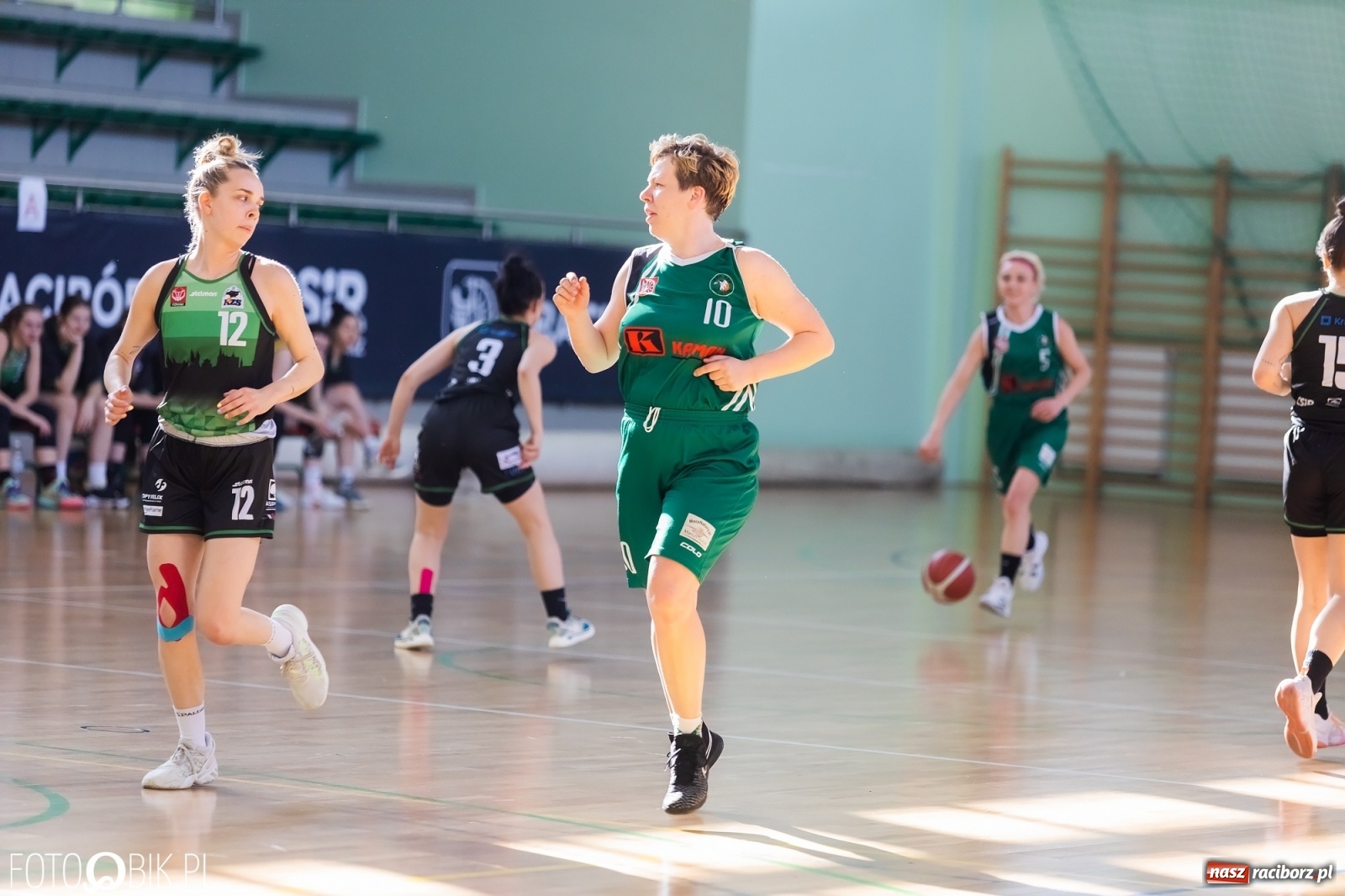 Zdjęcie w galerii na portalu naszraciborz.pl: Korona zwycięska w Raciborzu. Dziwne decyzje sędziów [FOTO] wiadomości z regionu