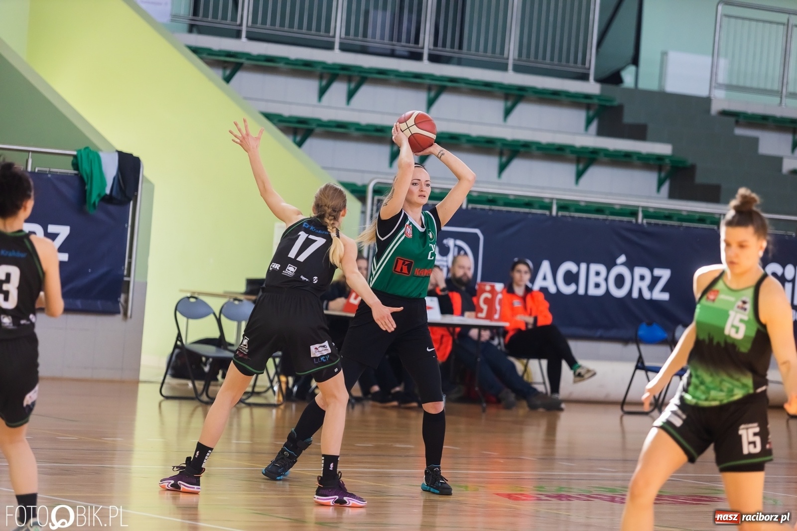 Zdjęcie w galerii na portalu naszraciborz.pl: Korona zwycięska w Raciborzu. Dziwne decyzje sędziów [FOTO] wiadomości z regionu