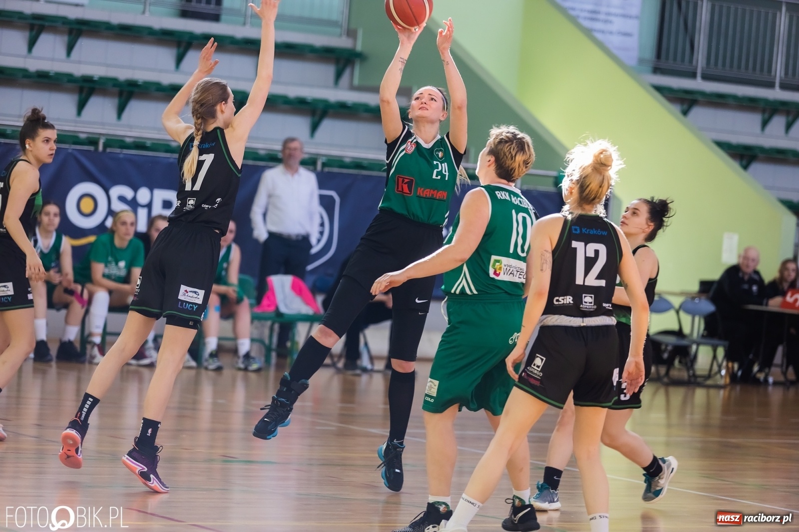 Zdjęcie w galerii na portalu naszraciborz.pl: Korona zwycięska w Raciborzu. Dziwne decyzje sędziów [FOTO] wiadomości z regionu