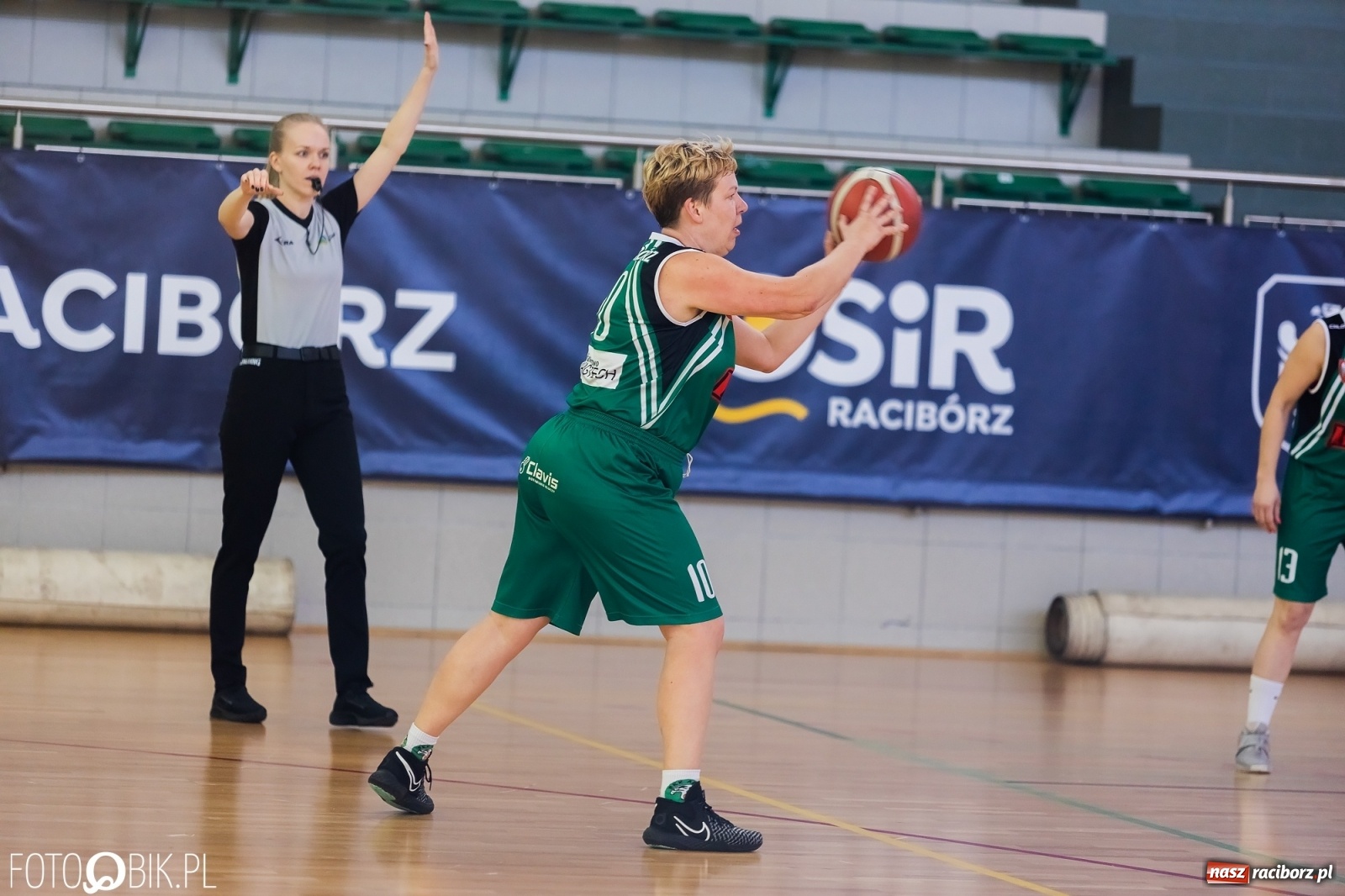 Zdjęcie w galerii na portalu naszraciborz.pl: Korona zwycięska w Raciborzu. Dziwne decyzje sędziów [FOTO] wiadomości z regionu