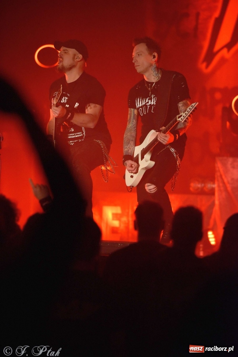 Zdjęcie w galerii na portalu naszraciborz.pl: NOCNY KOCHANEK w Raciborzu. Mocne brzmienie na deskach RCK wiadomości z regionu