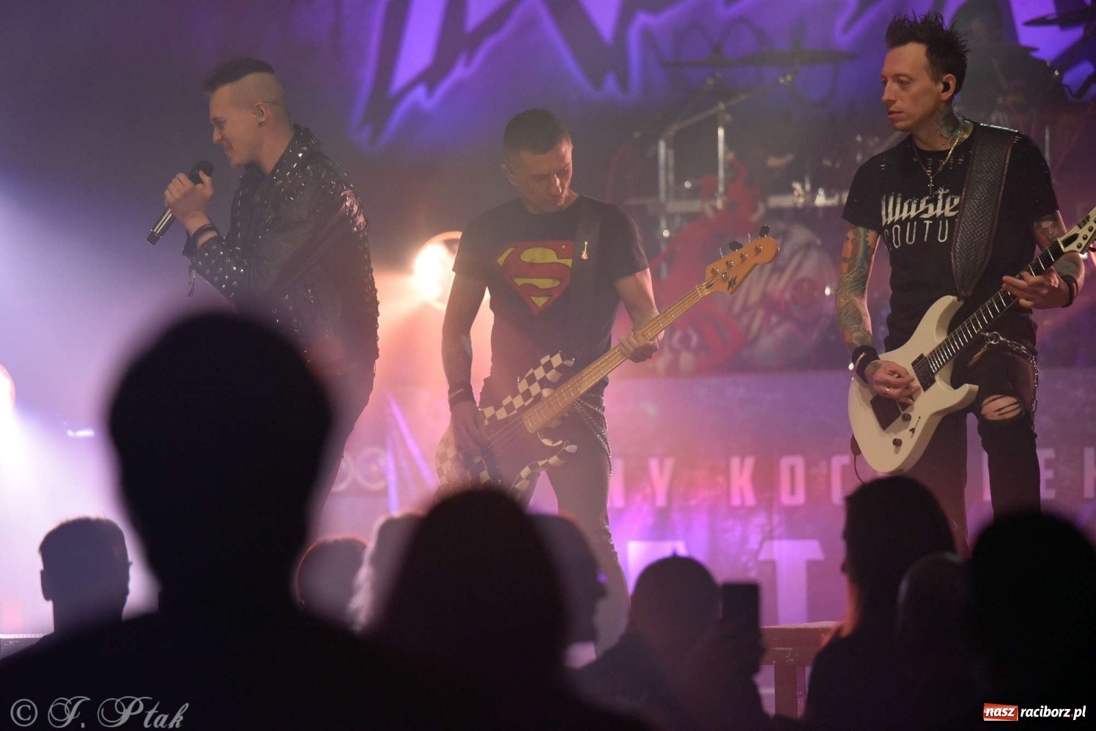 Zdjęcie w galerii na portalu naszraciborz.pl: NOCNY KOCHANEK w Raciborzu. Mocne brzmienie na deskach RCK wiadomości z regionu